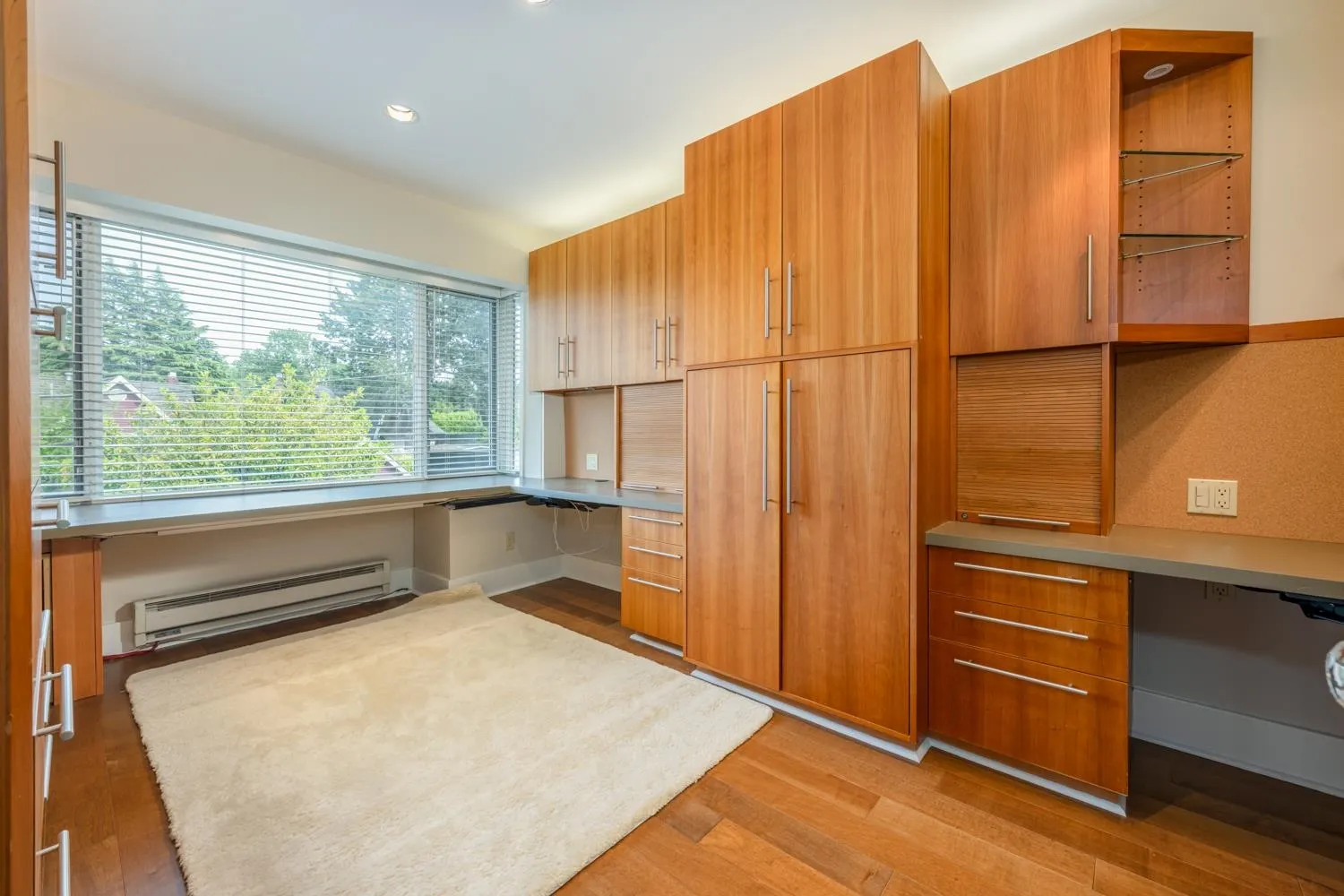 4389 Locarno Crescent