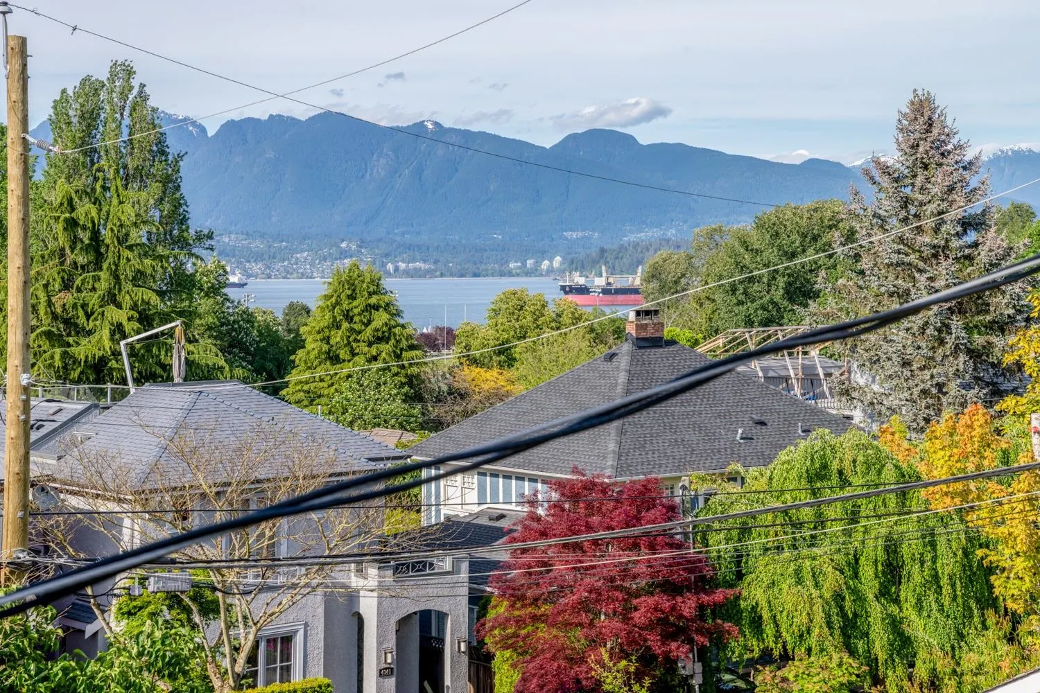 4389 Locarno Crescent