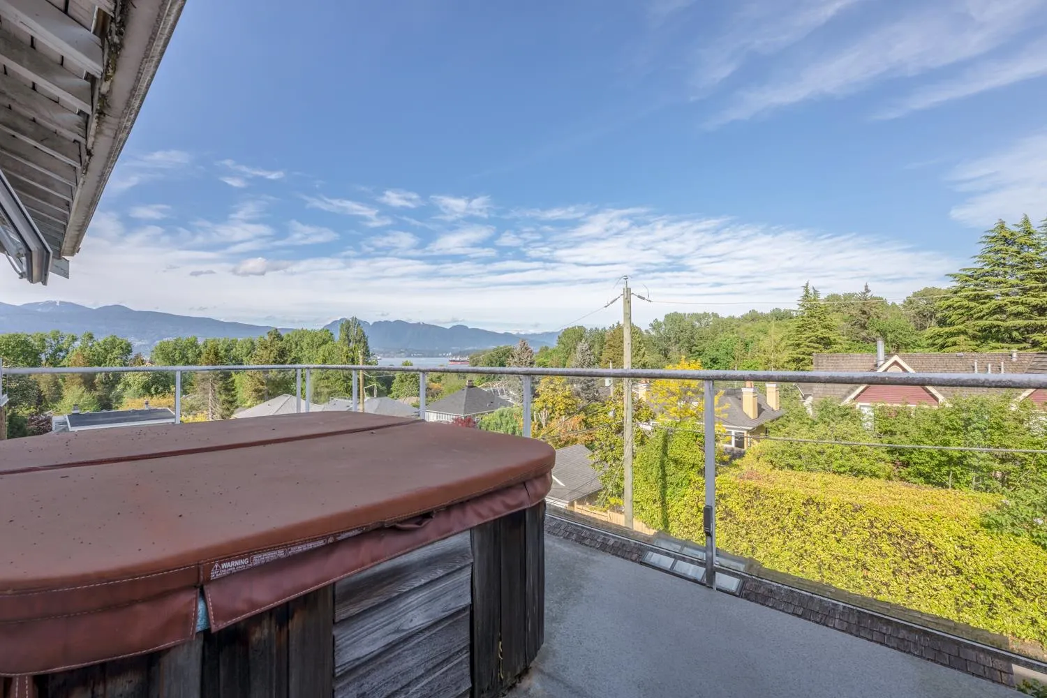 4389 Locarno Crescent