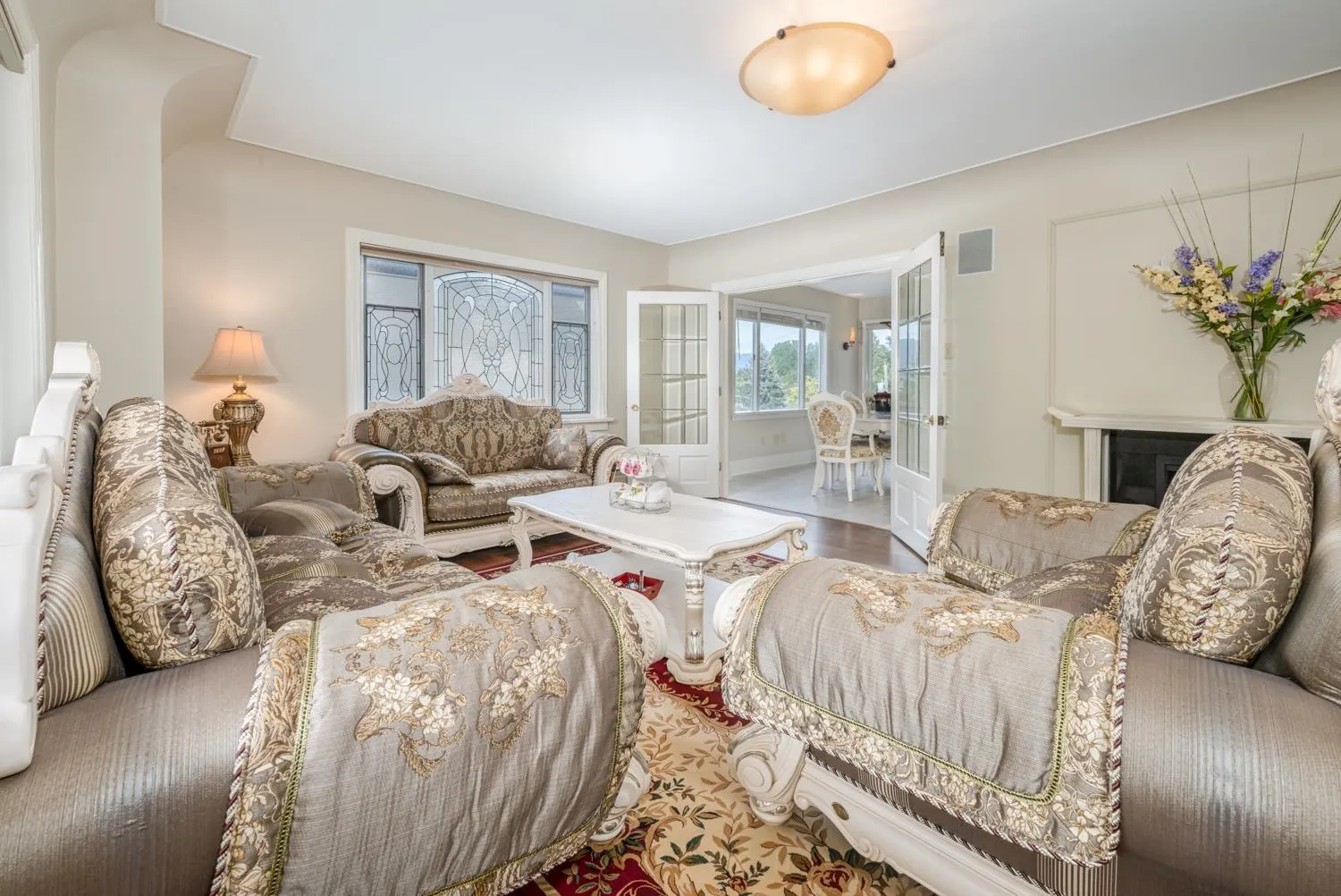 4389 Locarno Crescent