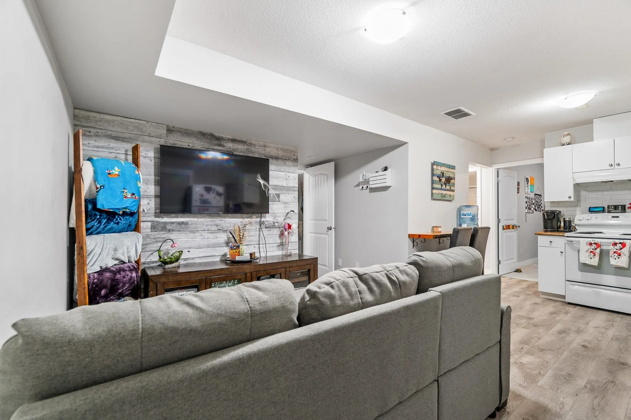 32448 Abercrombie Place
