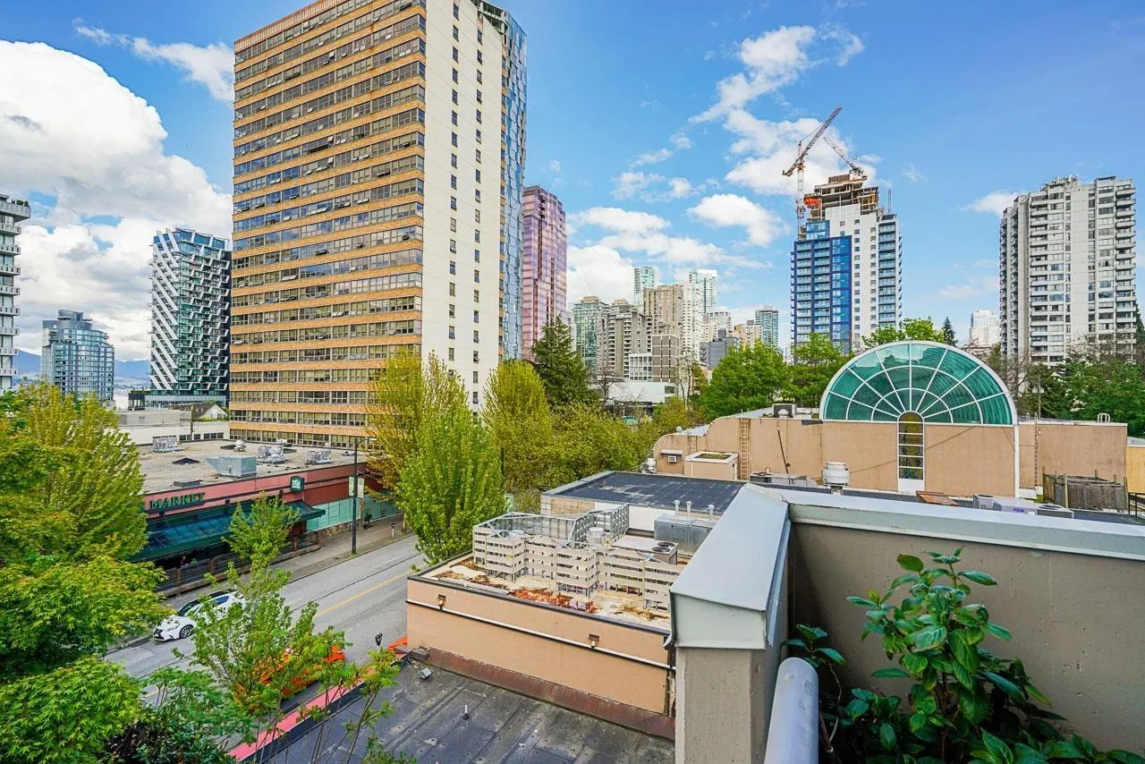 PH1 1688 Robson Street