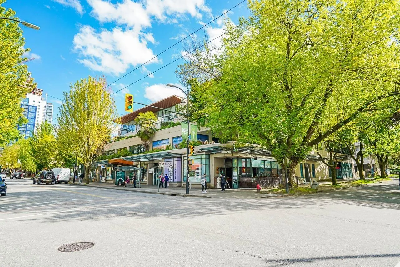 PH1 1688 Robson Street