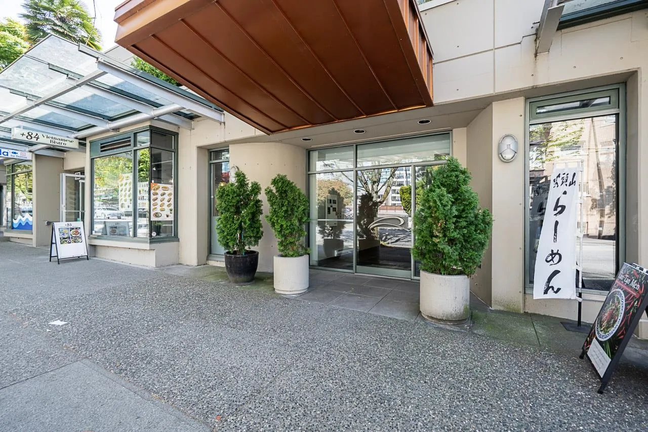 PH1 1688 Robson Street