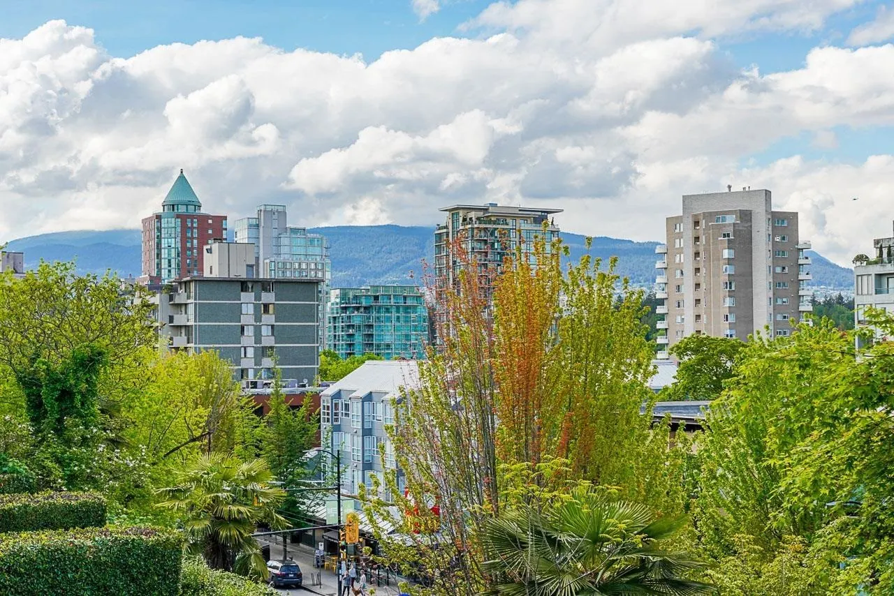 PH1 1688 Robson Street