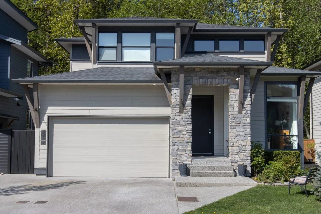 39253 Falcon Crescent