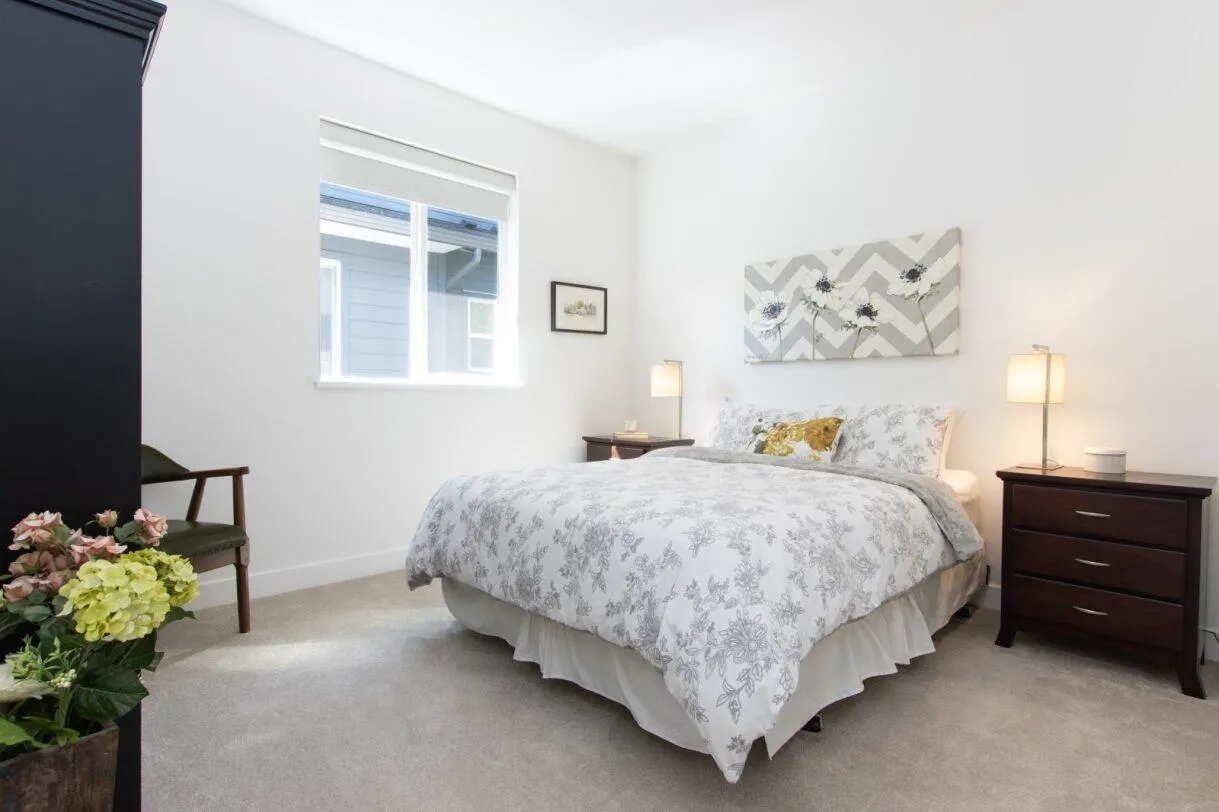39253 Falcon Crescent