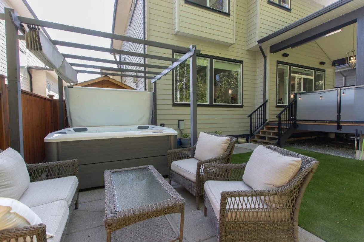 39253 Falcon Crescent