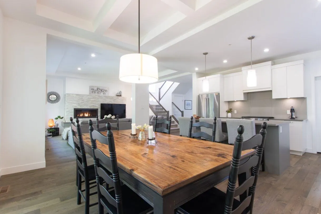 39253 Falcon Crescent