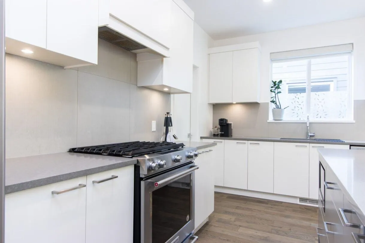 39253 Falcon Crescent