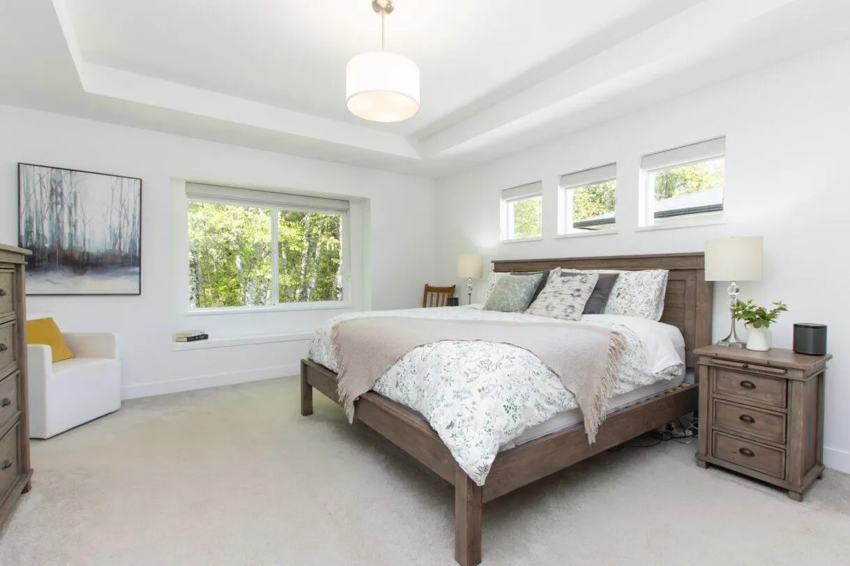 39253 Falcon Crescent
