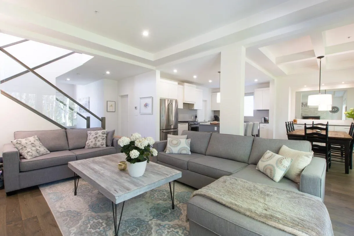 39253 Falcon Crescent