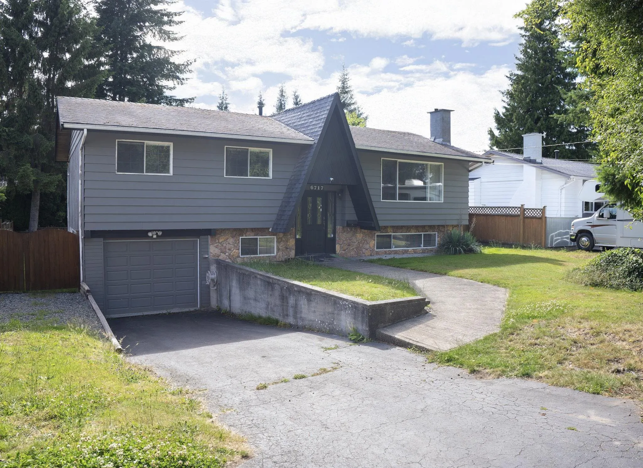 6717 Kent Crescent
