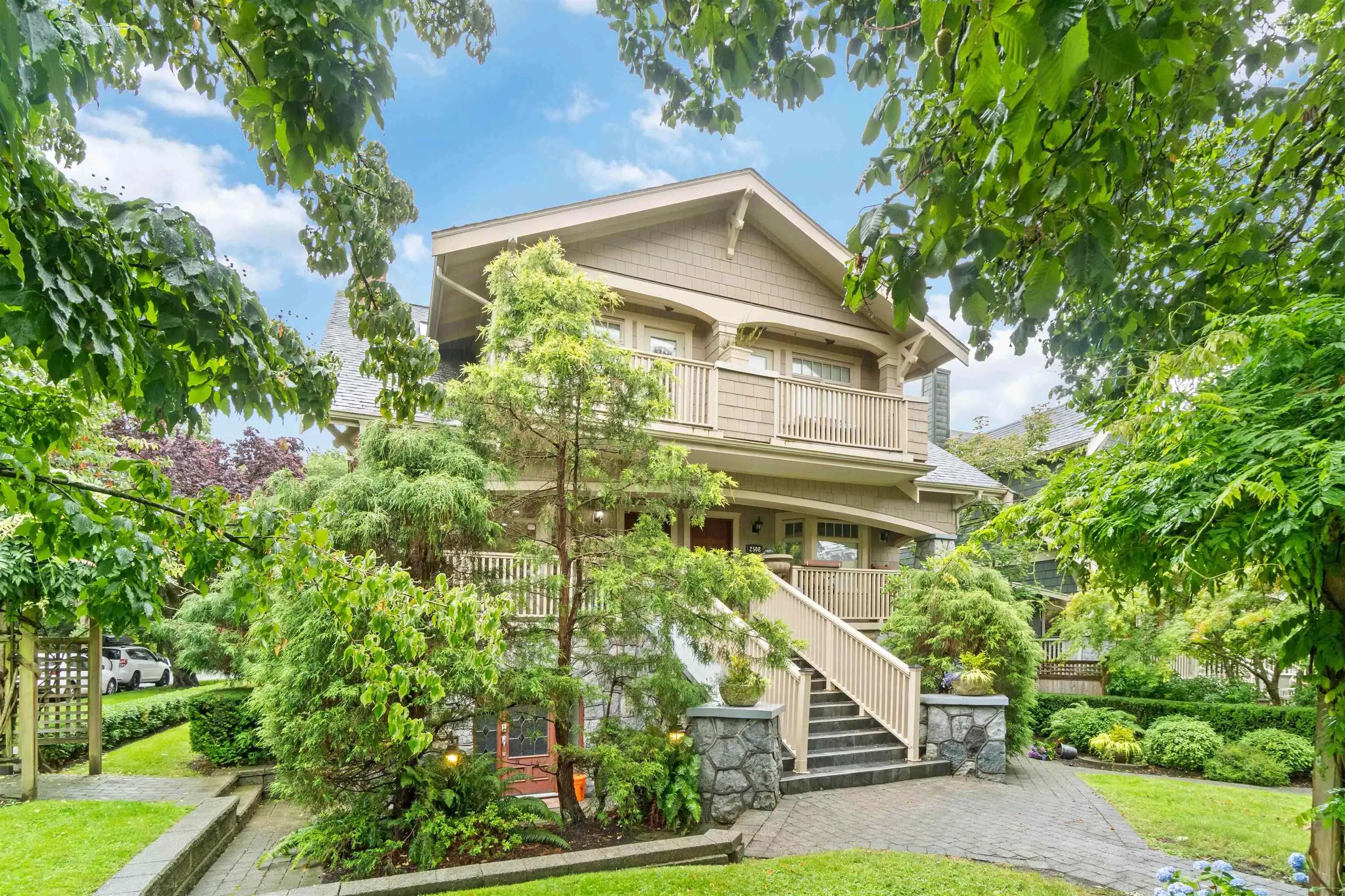 2506 W 8th Avenue