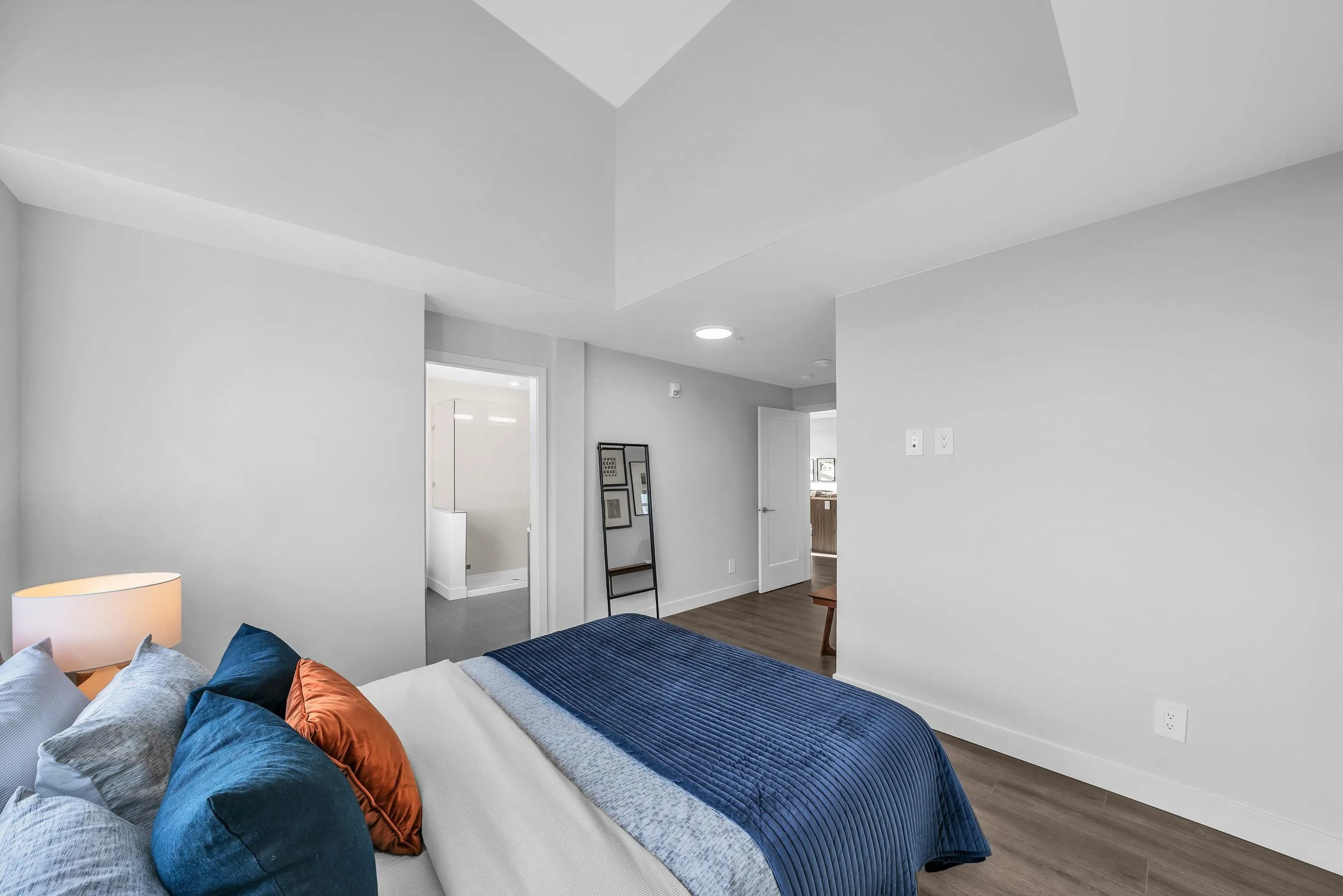 404 5535 Hastings Street