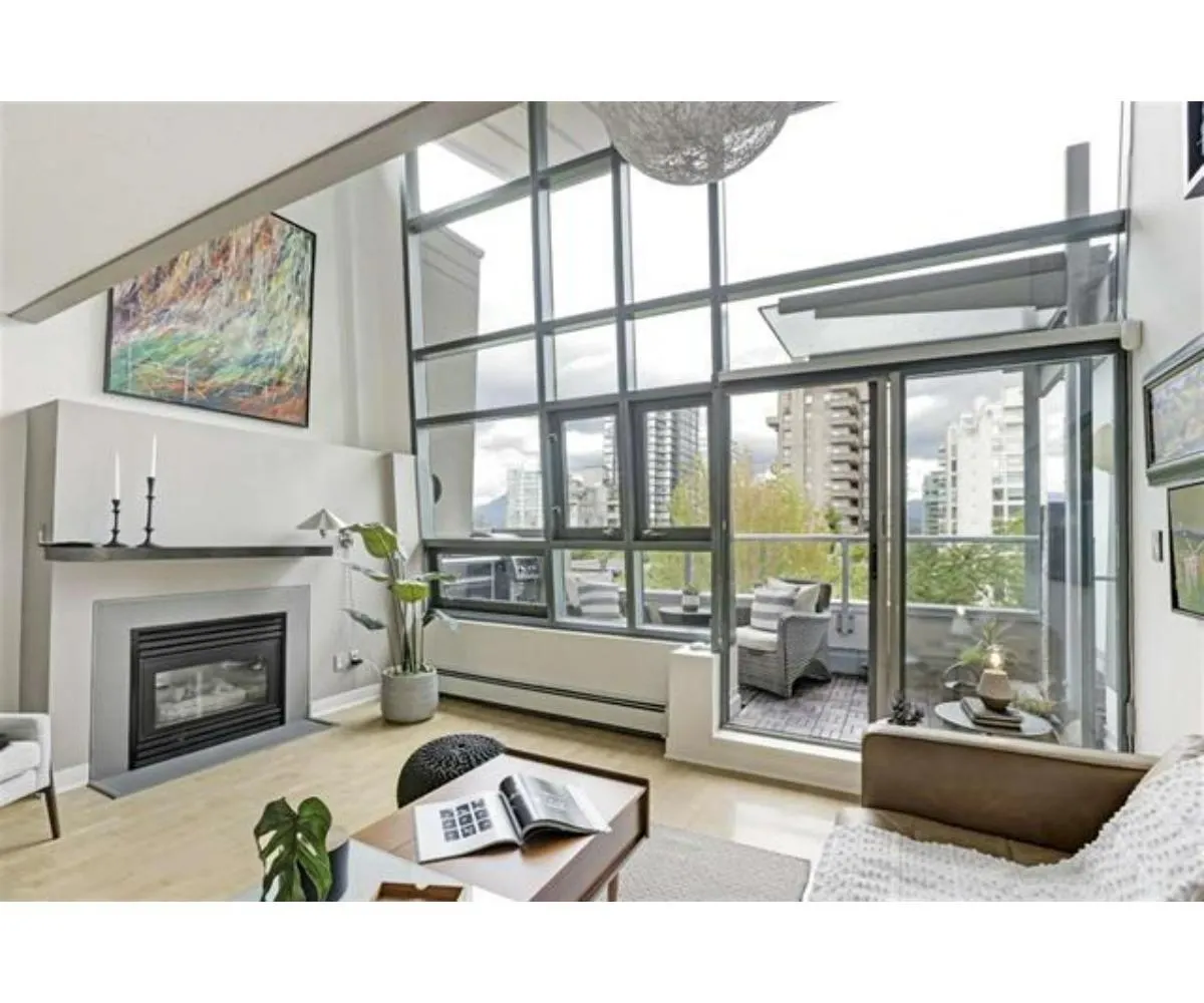 PH6 1688 Robson Street