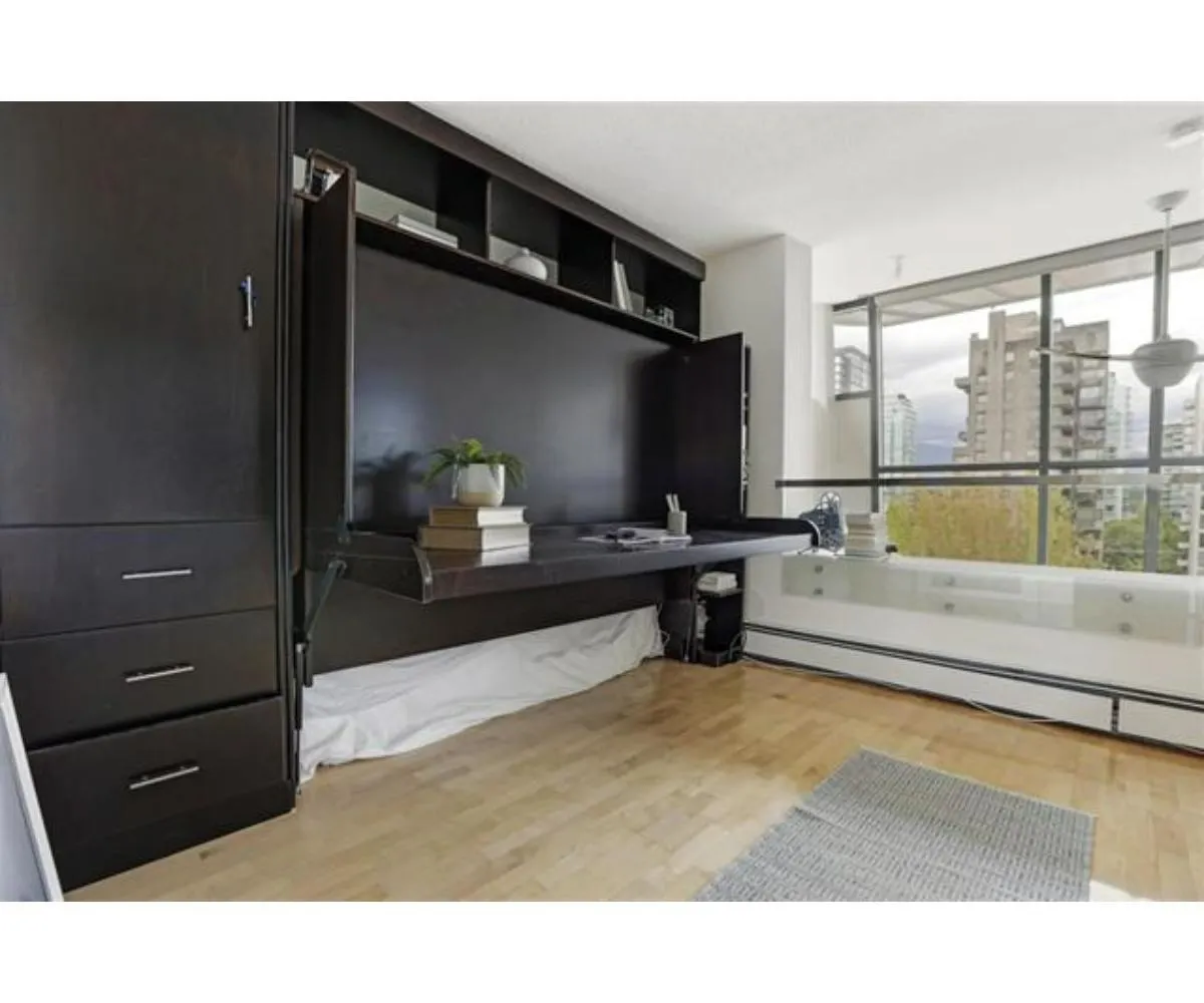 PH6 1688 Robson Street