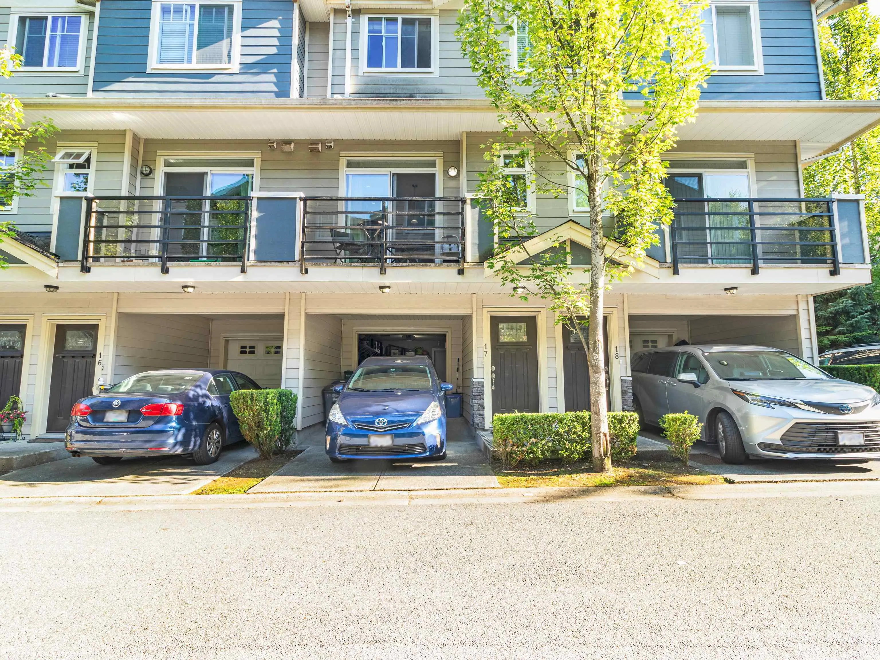 17 6383 140 Street