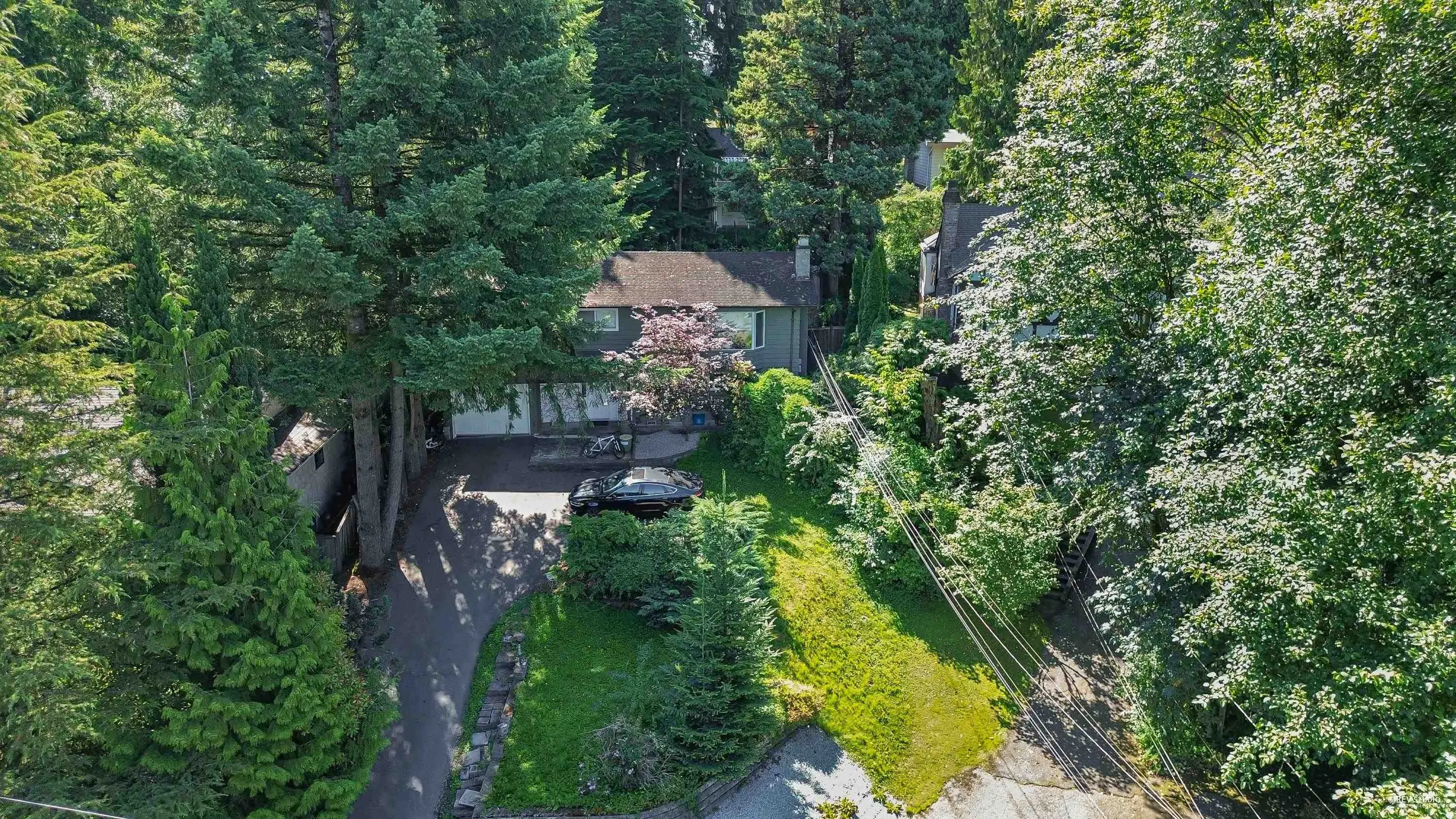 8547 Arpe Crescent