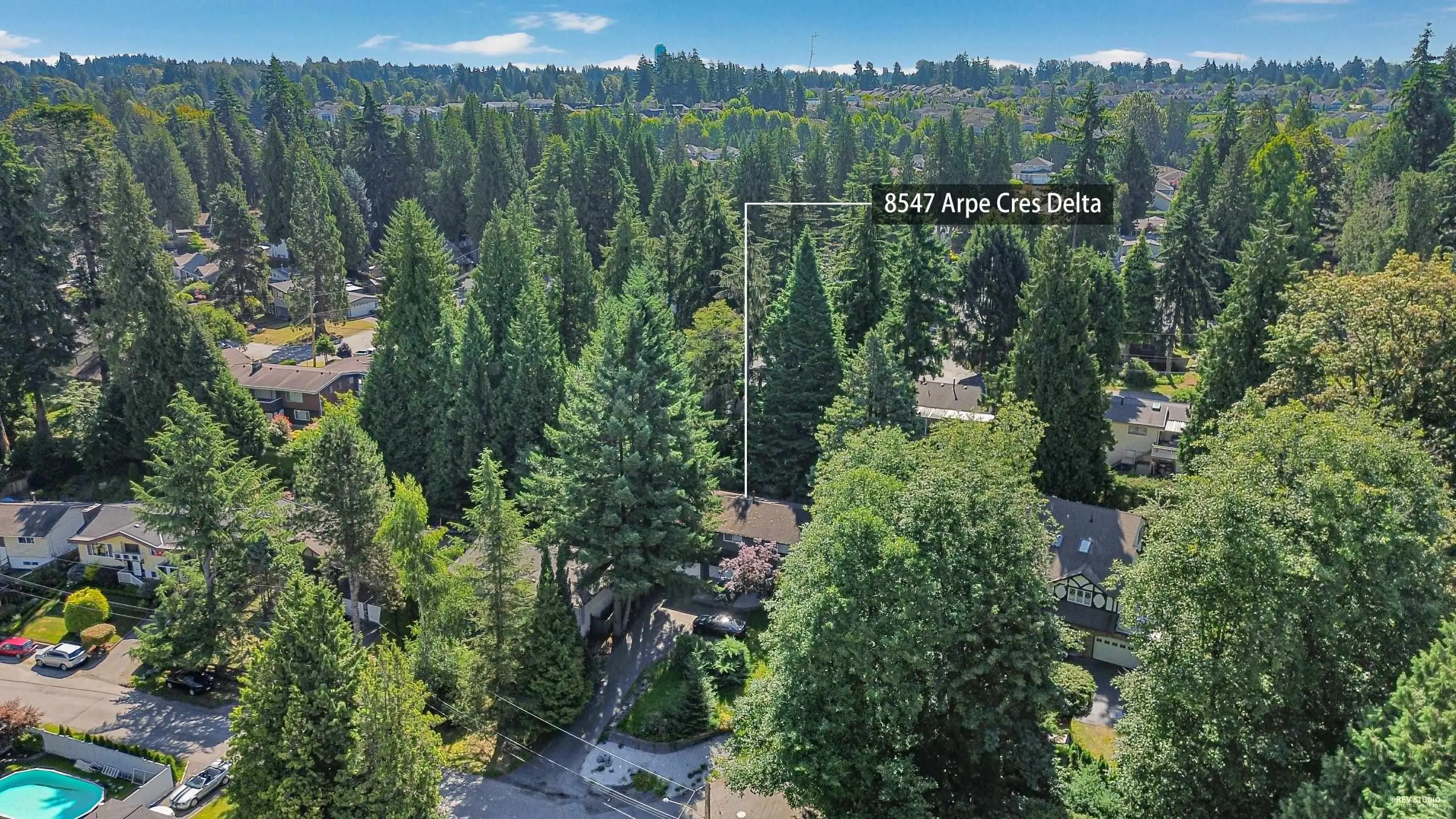8547 Arpe Crescent