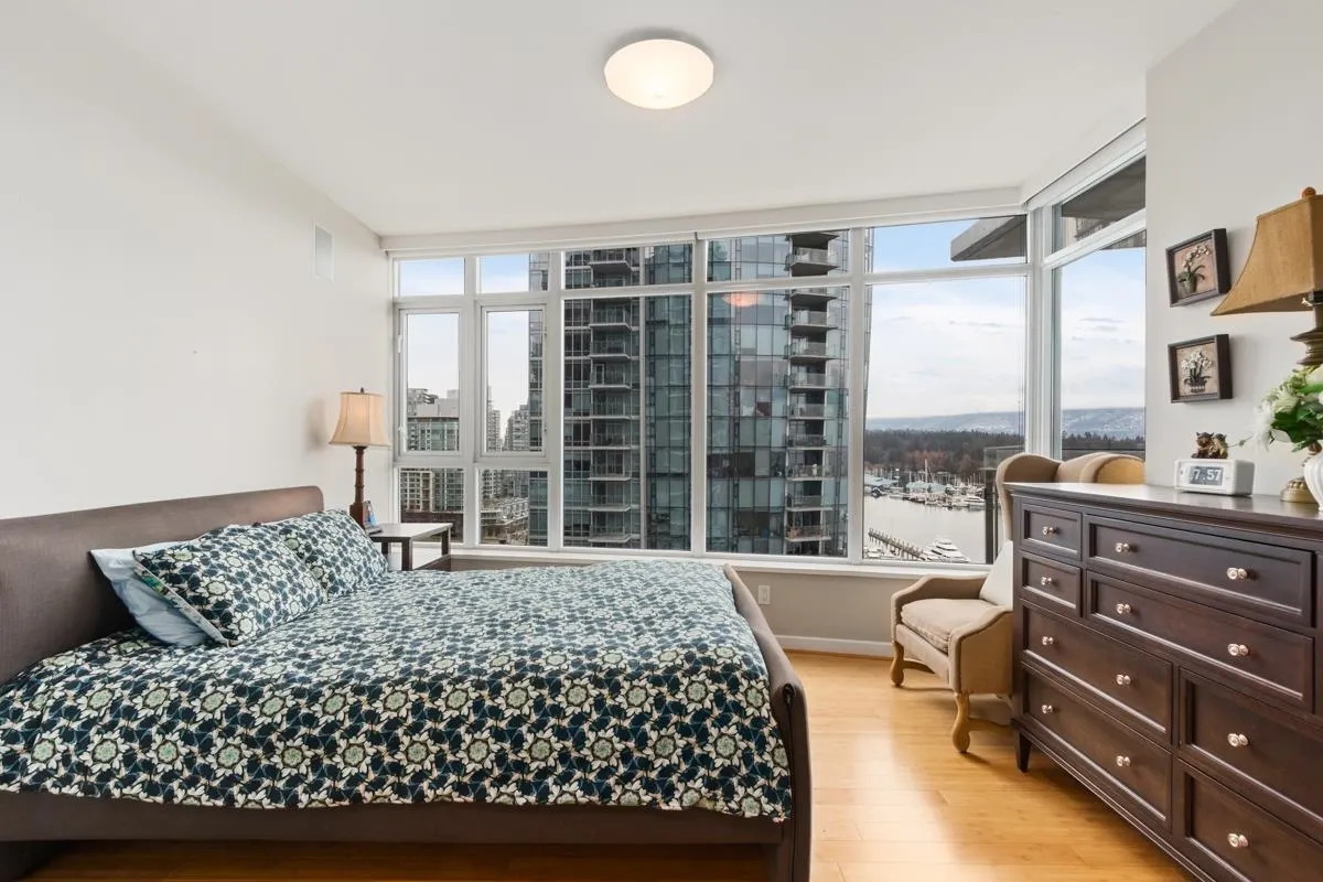 1402 1233 W Cordova Street