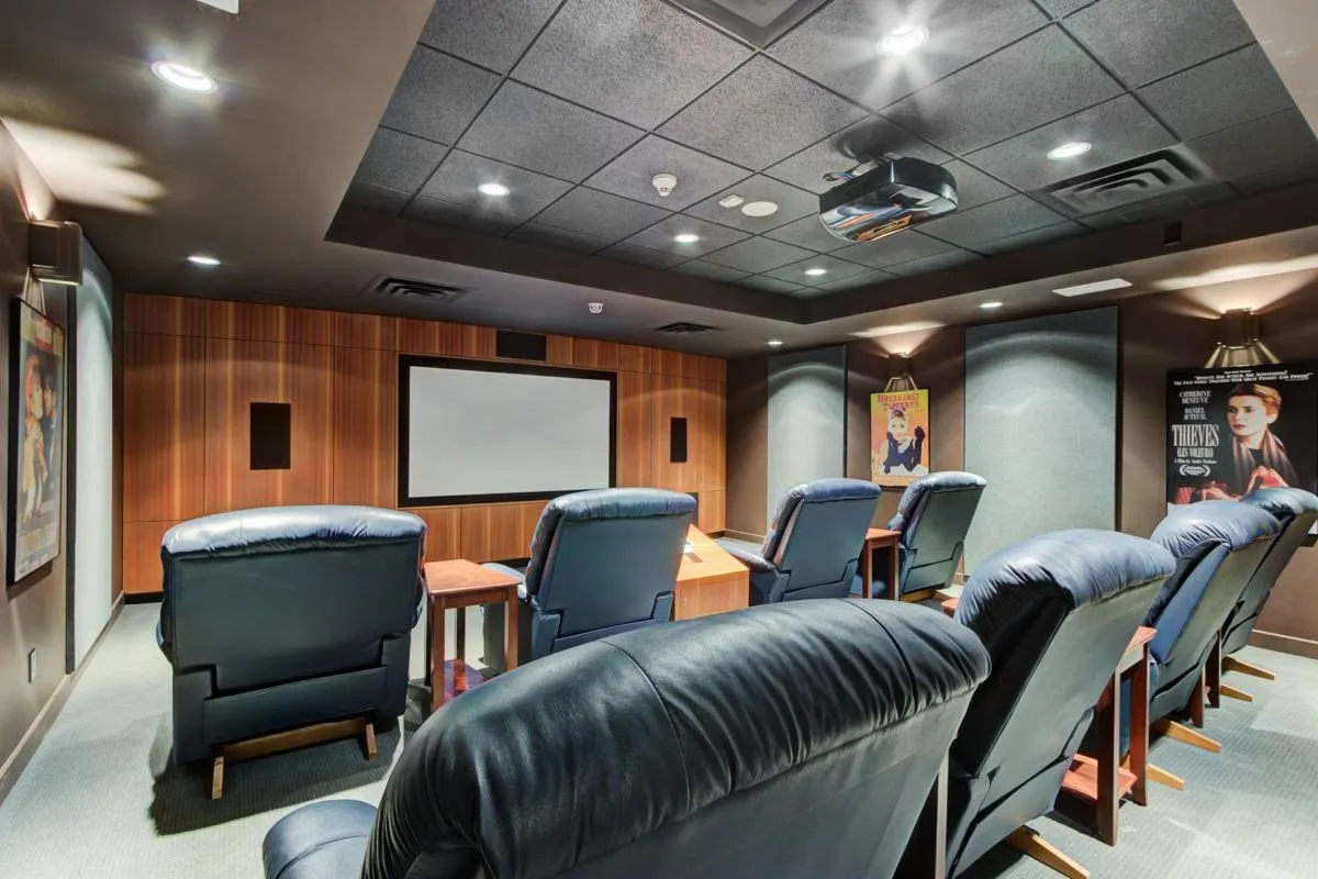 1402 1233 W Cordova Street