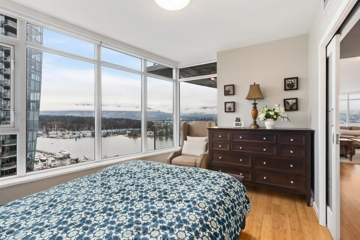 1402 1233 W Cordova Street