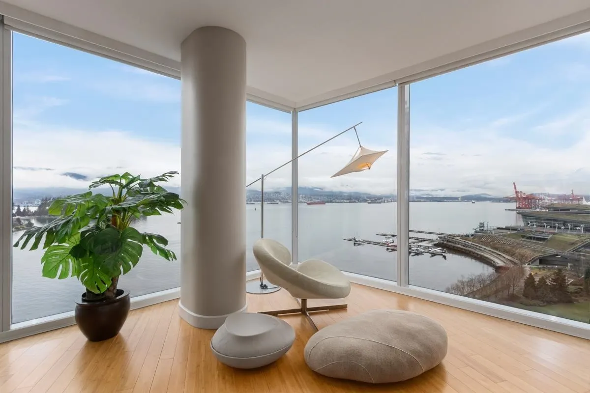 1402 1233 W Cordova Street