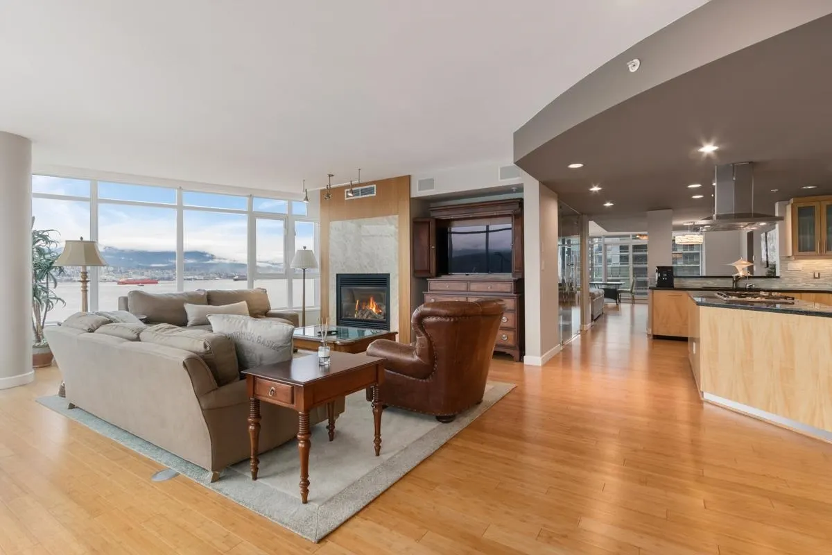 1402 1233 W Cordova Street