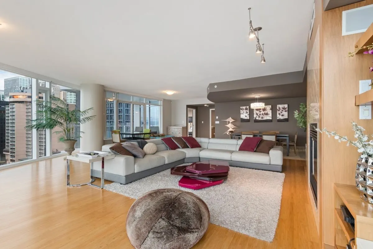 1402 1233 W Cordova Street
