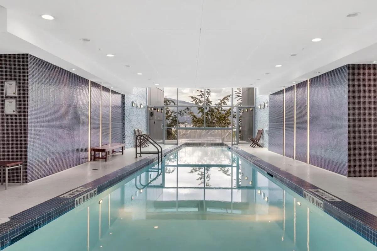 1402 1233 W Cordova Street