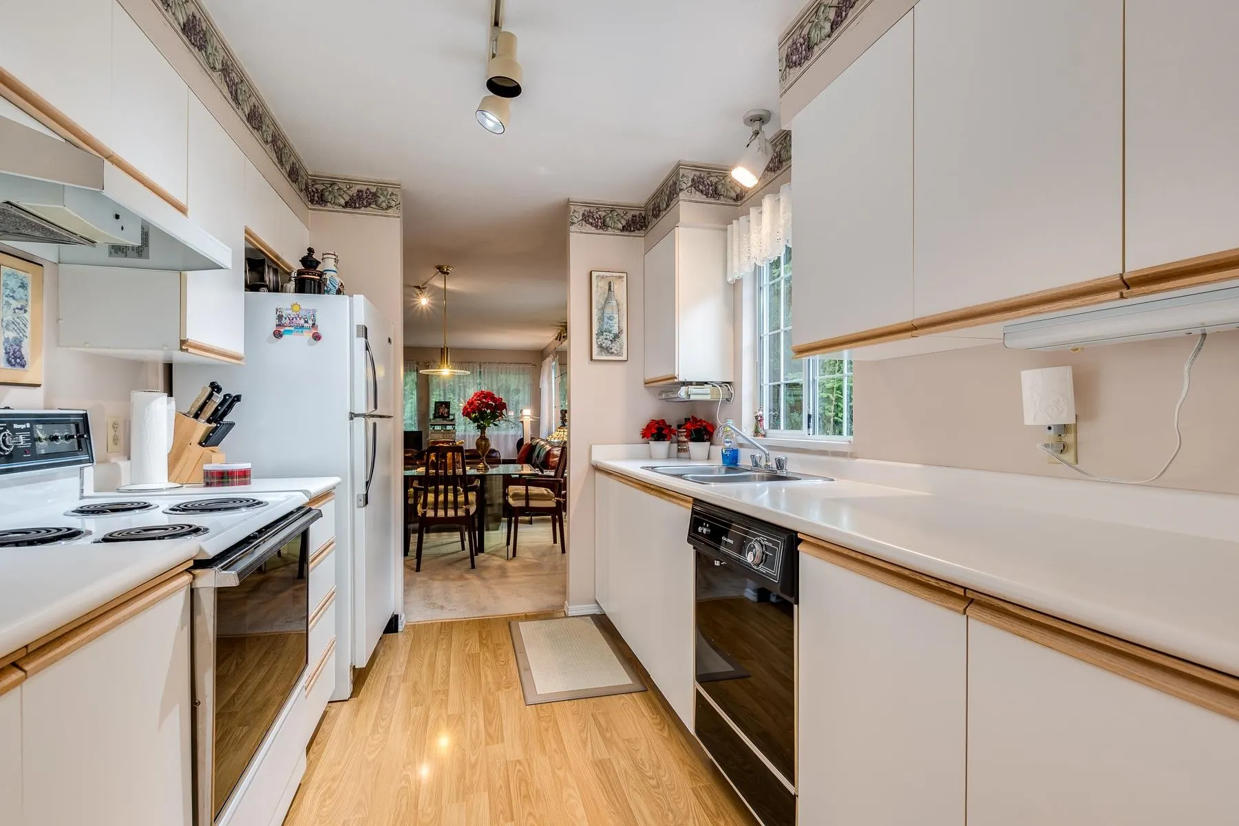 150 1386 Lincoln Drive