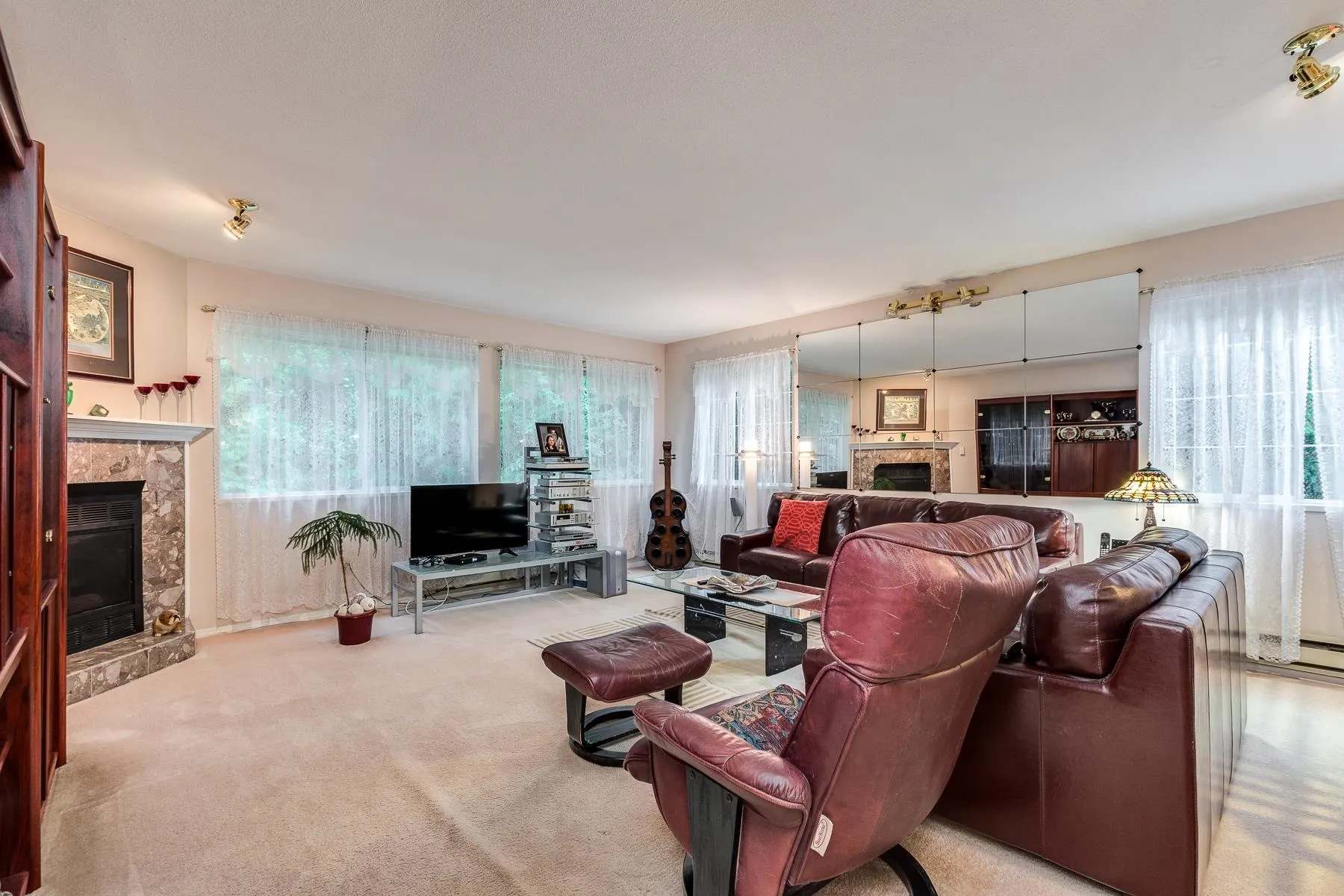 150 1386 Lincoln Drive