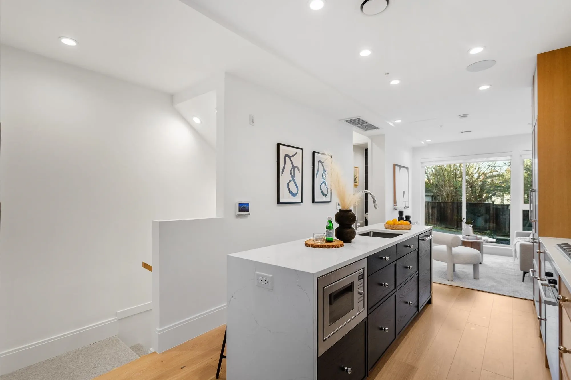 577 W 26th Avenue