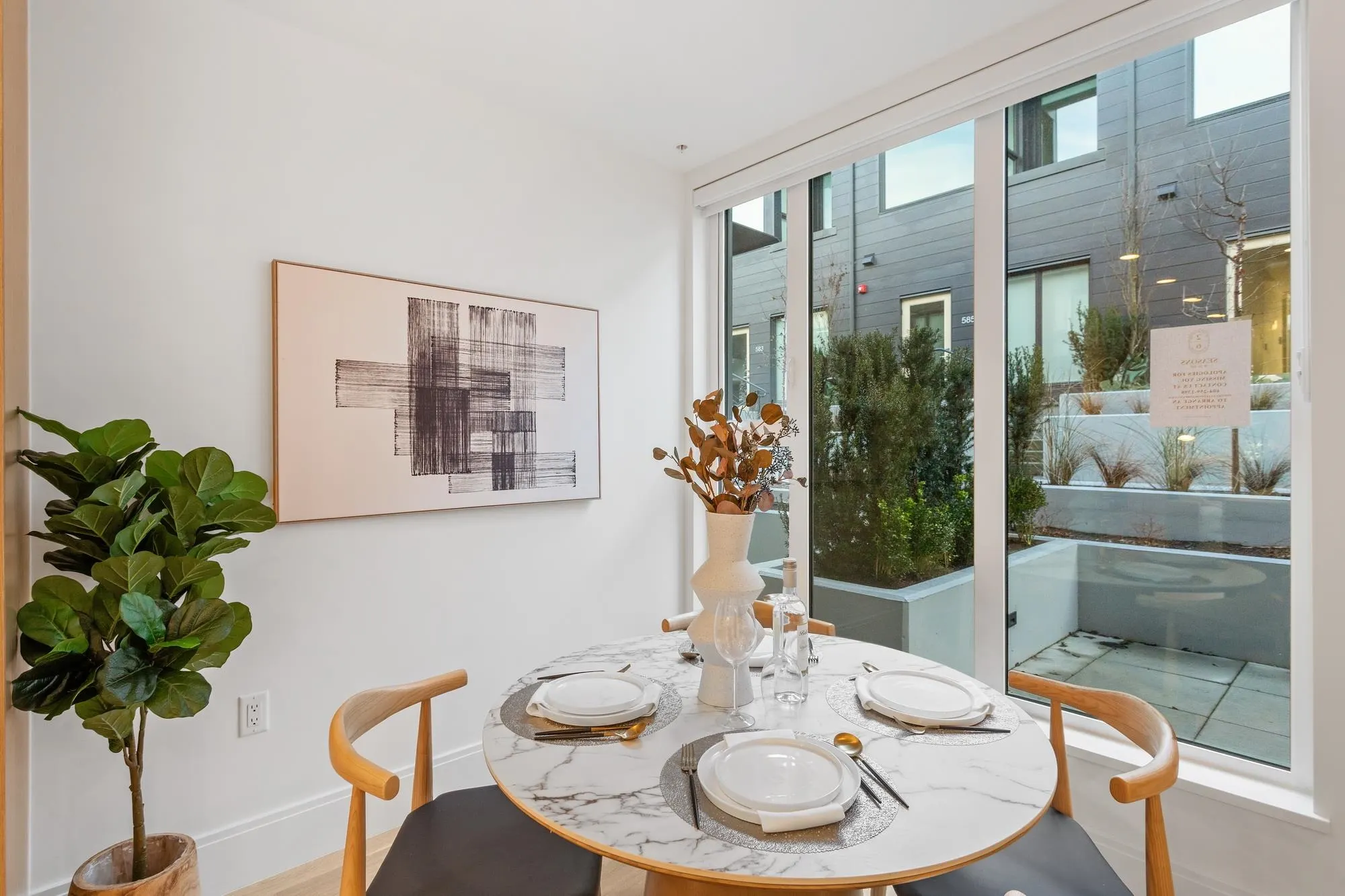577 W 26th Avenue