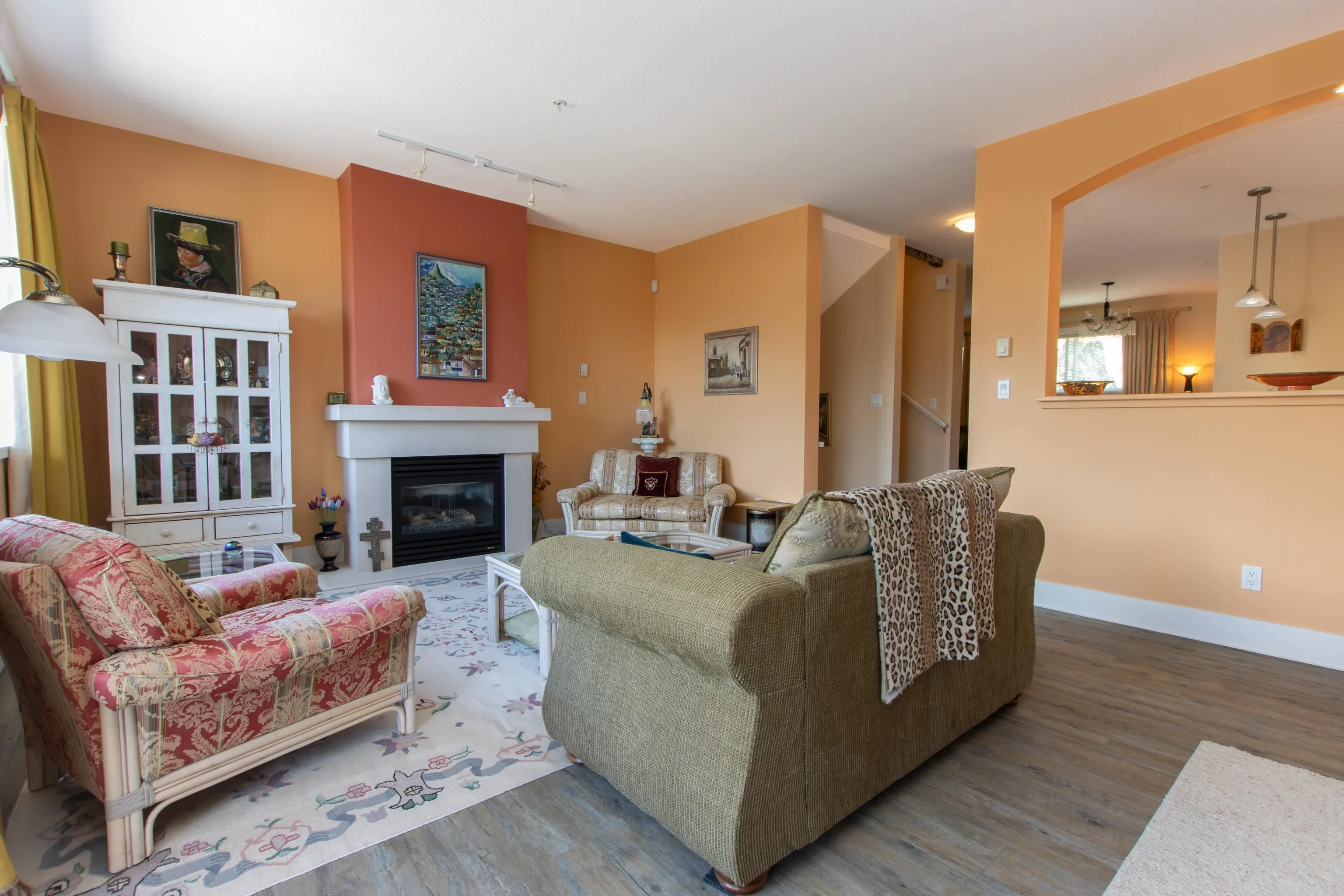 4 1024 Glacier View Drive
