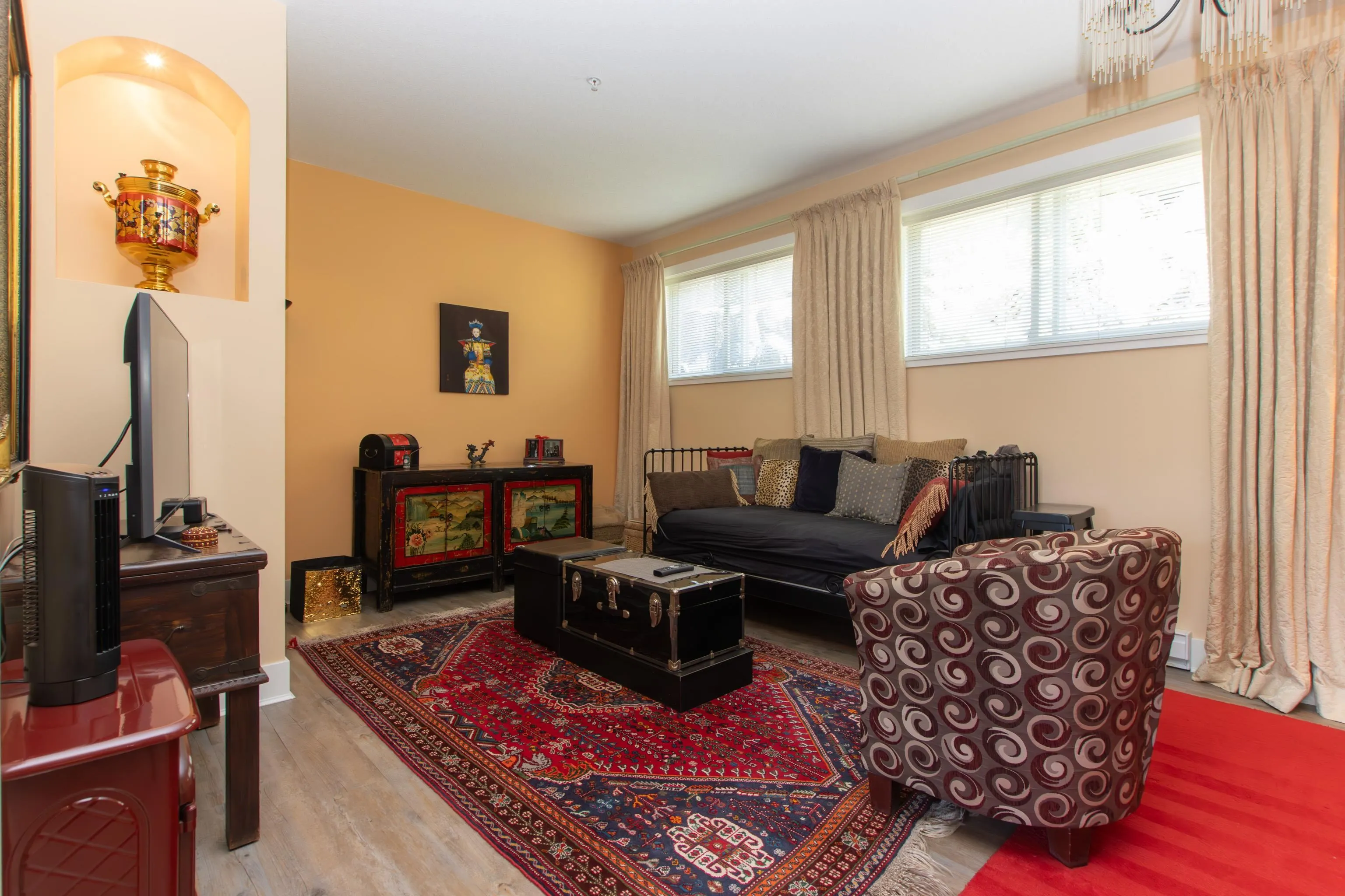 4 1024 Glacier View Drive