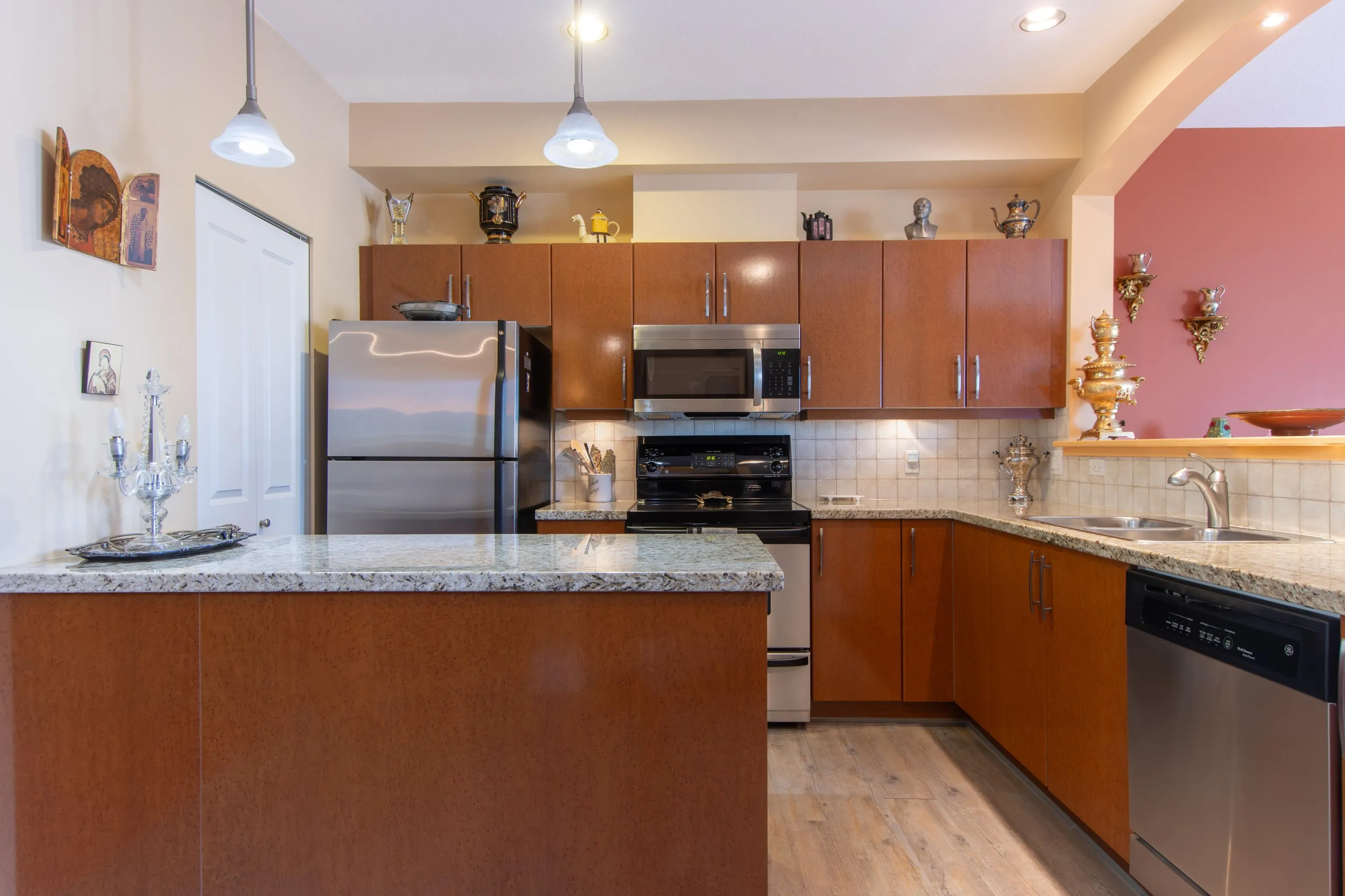 4 1024 Glacier View Drive