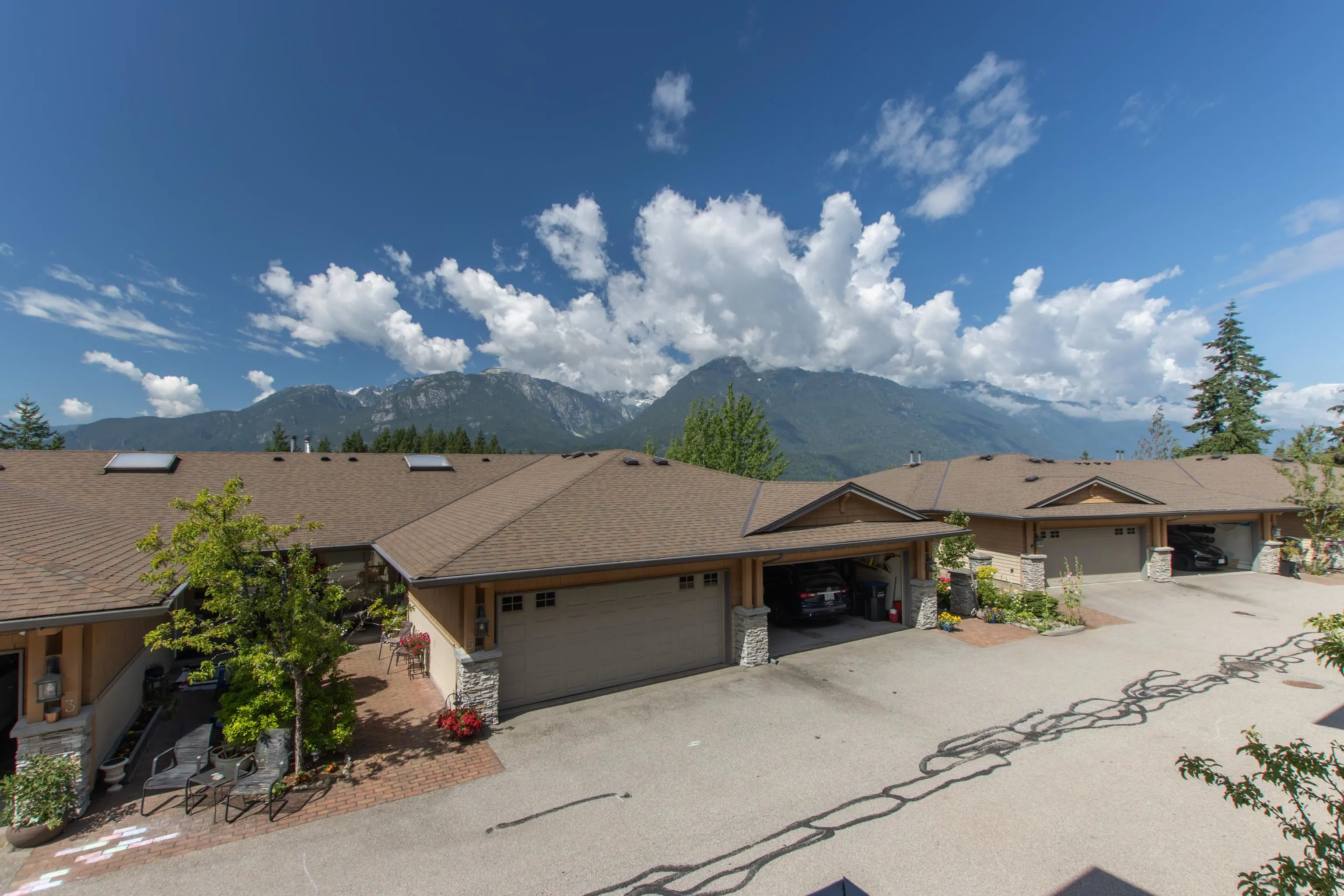 4 1024 Glacier View Drive