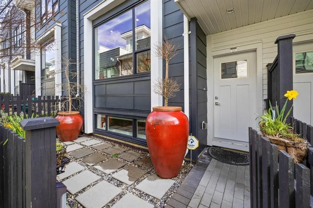 121 2280 163 Street