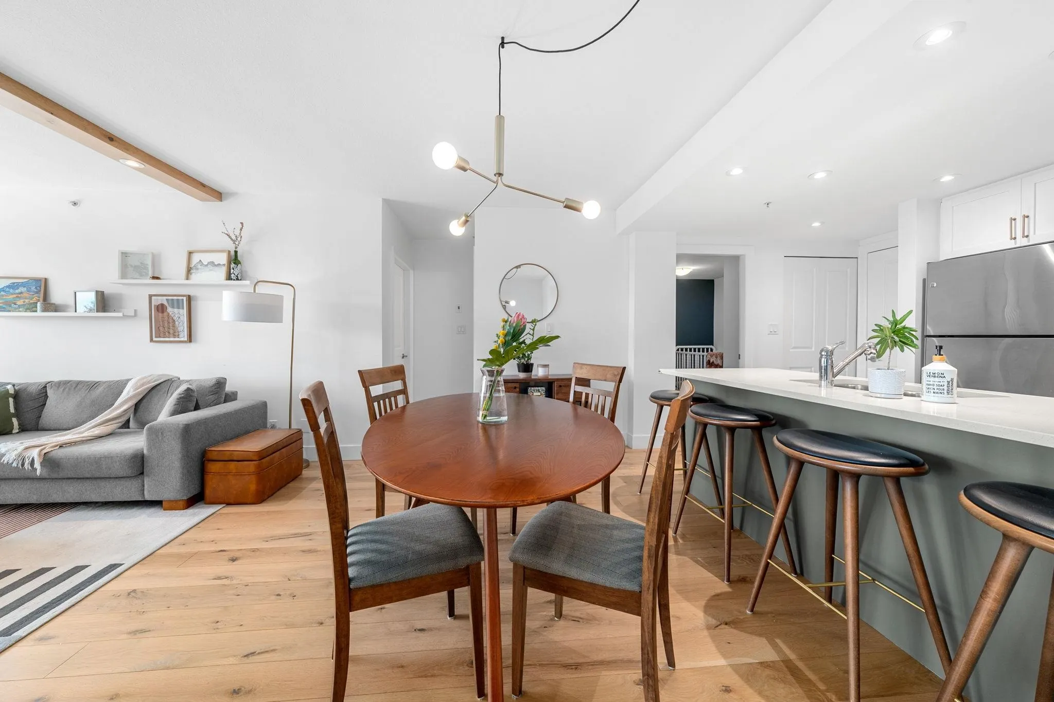 404 3811 Hastings Street