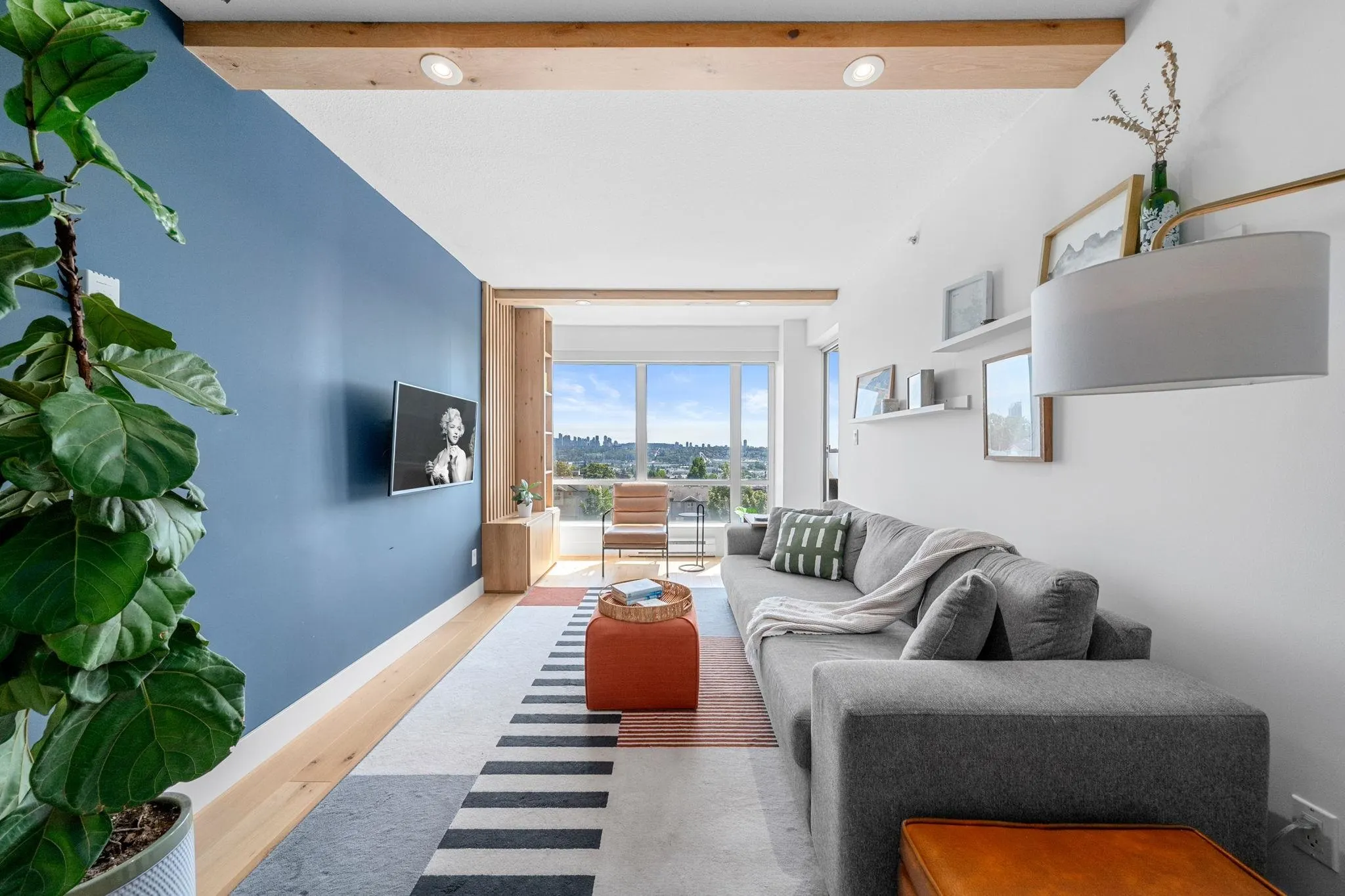 404 3811 Hastings Street