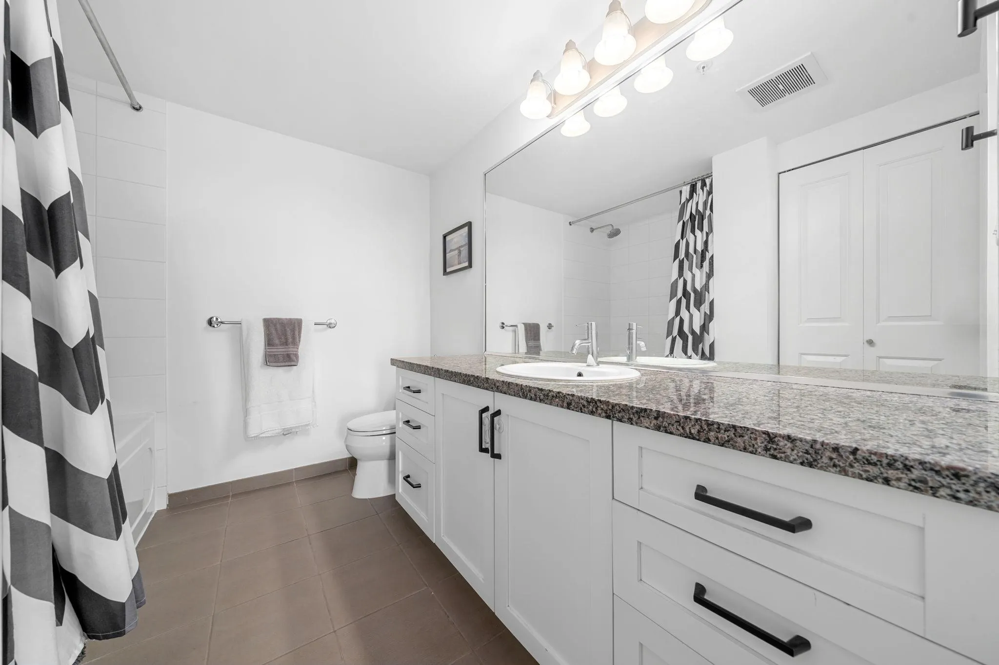 404 3811 Hastings Street