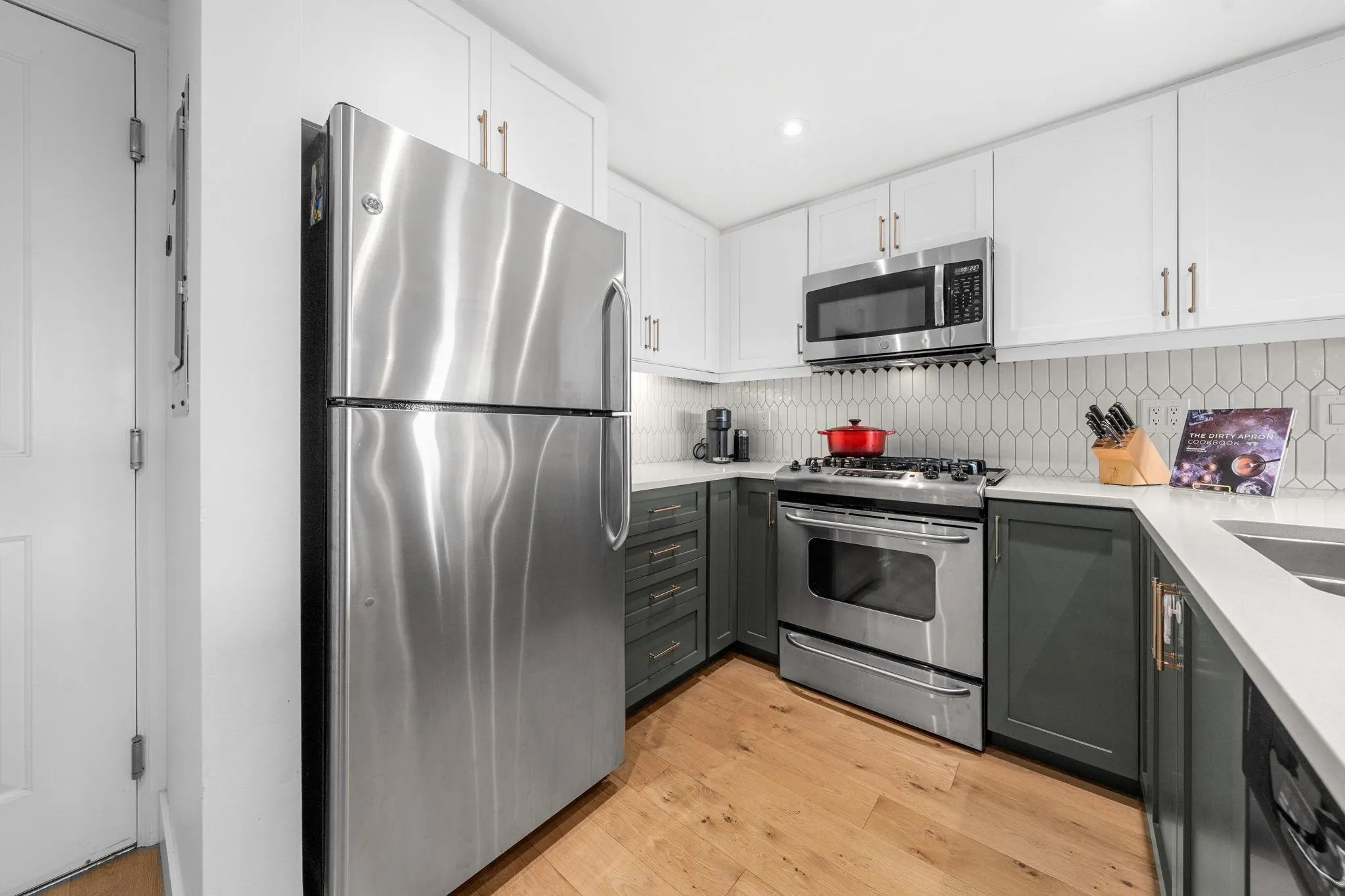 404 3811 Hastings Street