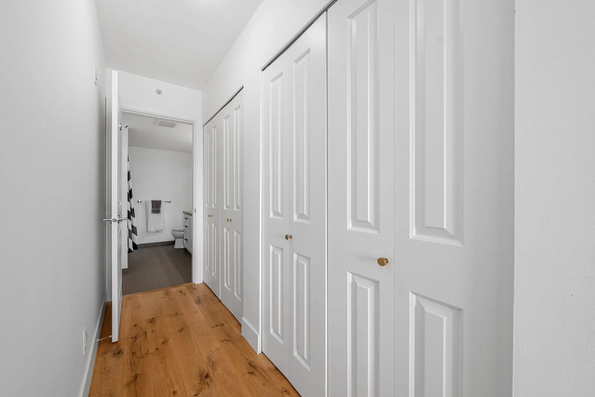 404 3811 Hastings Street