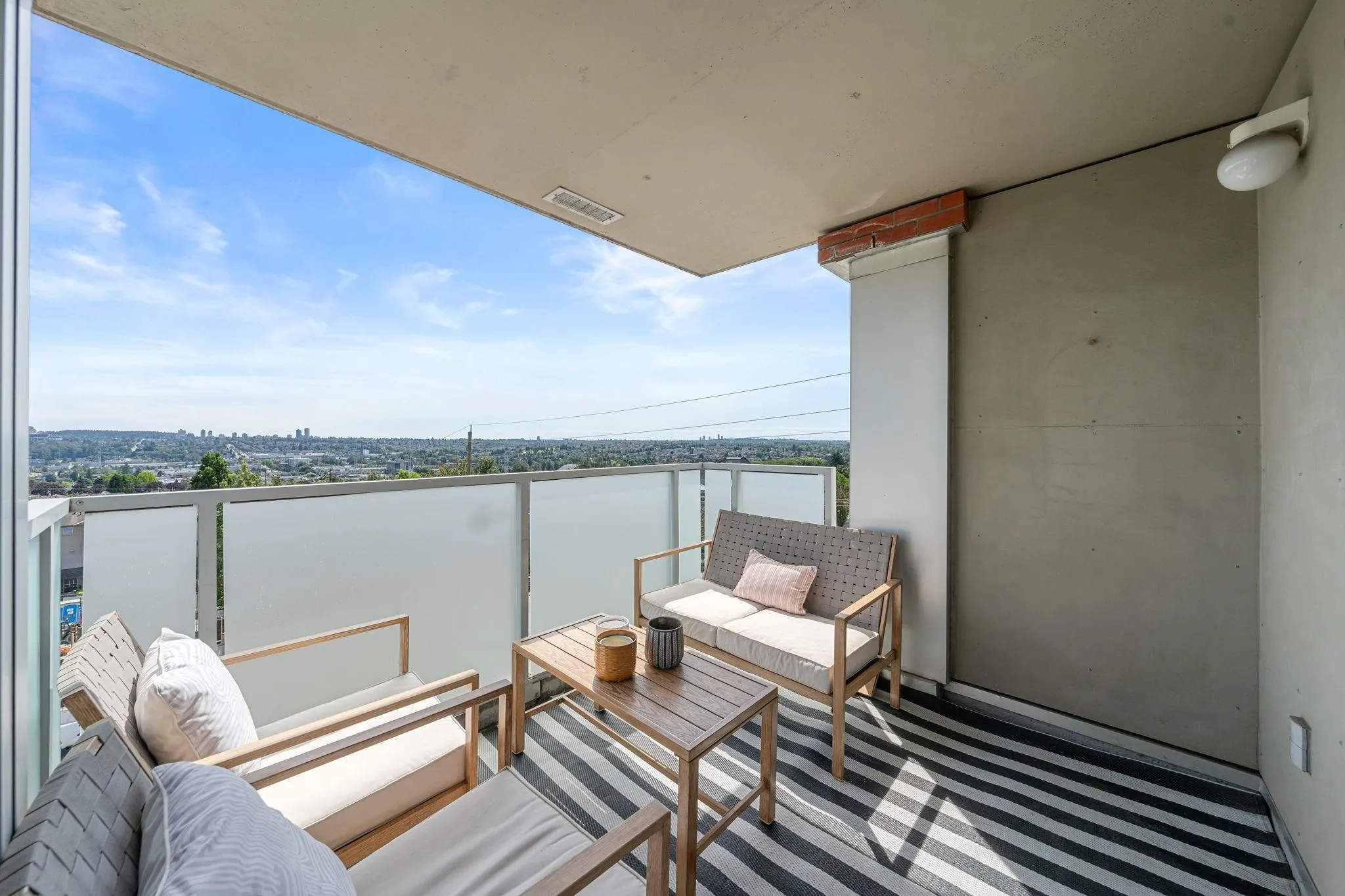 404 3811 Hastings Street