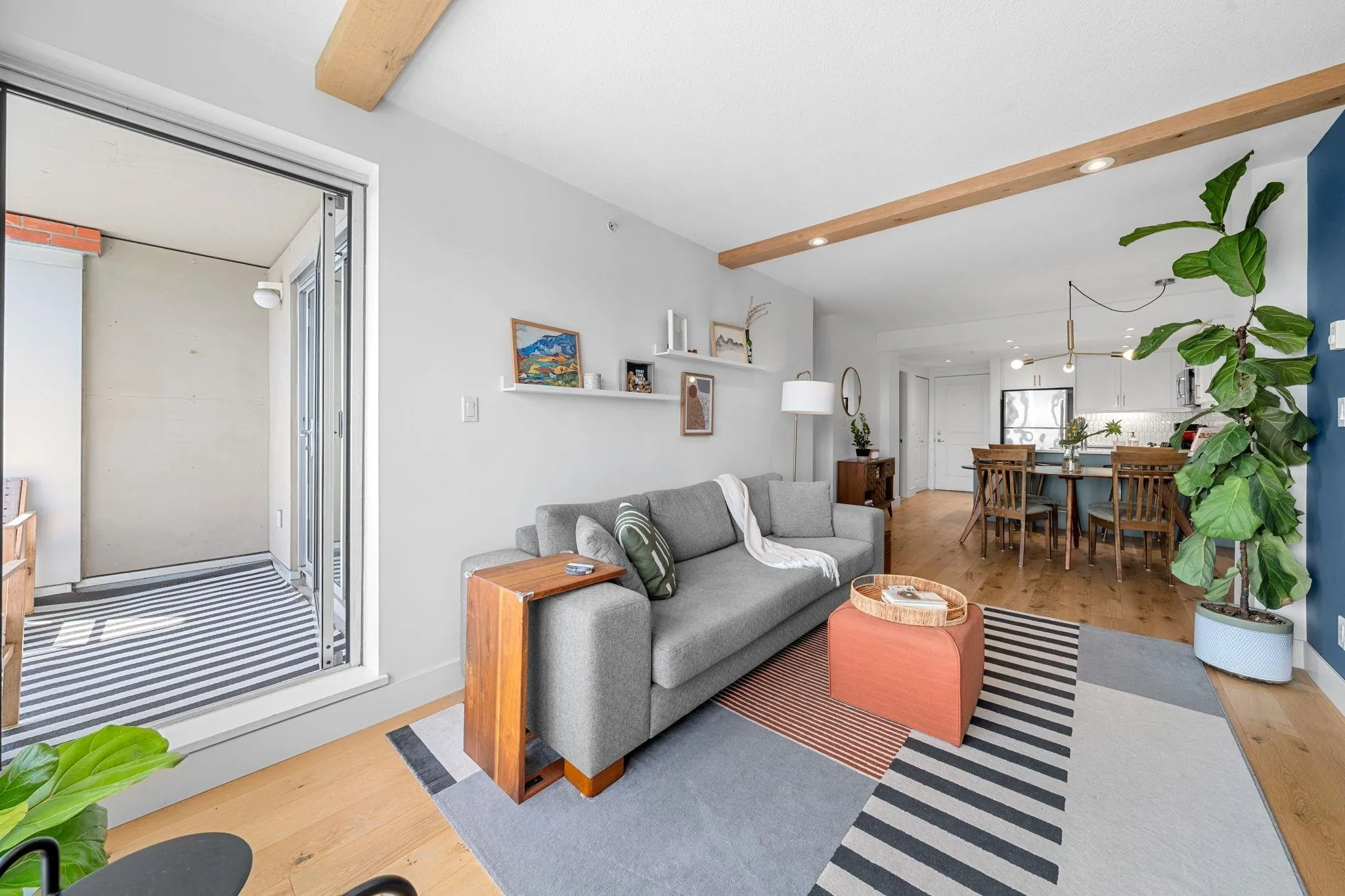 404 3811 Hastings Street
