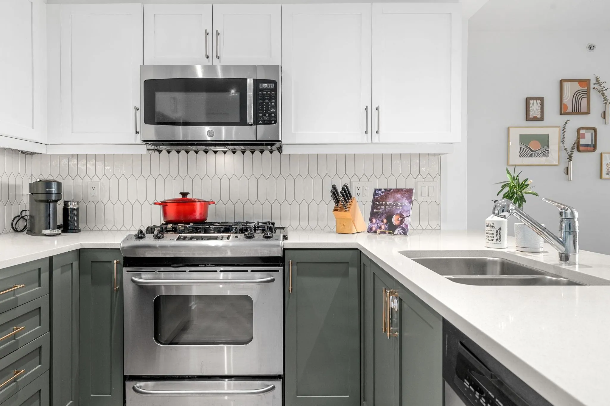 404 3811 Hastings Street