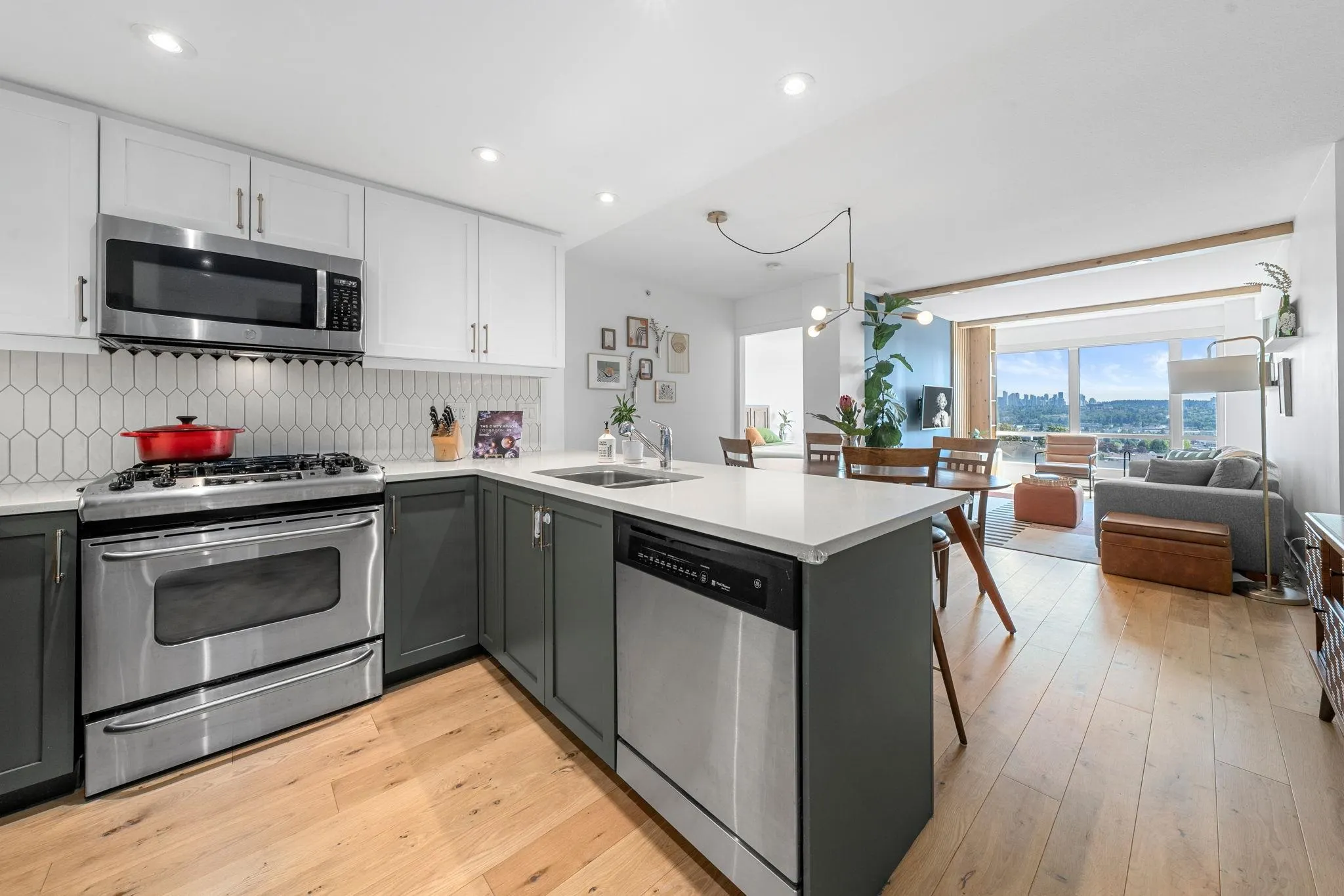 404 3811 Hastings Street