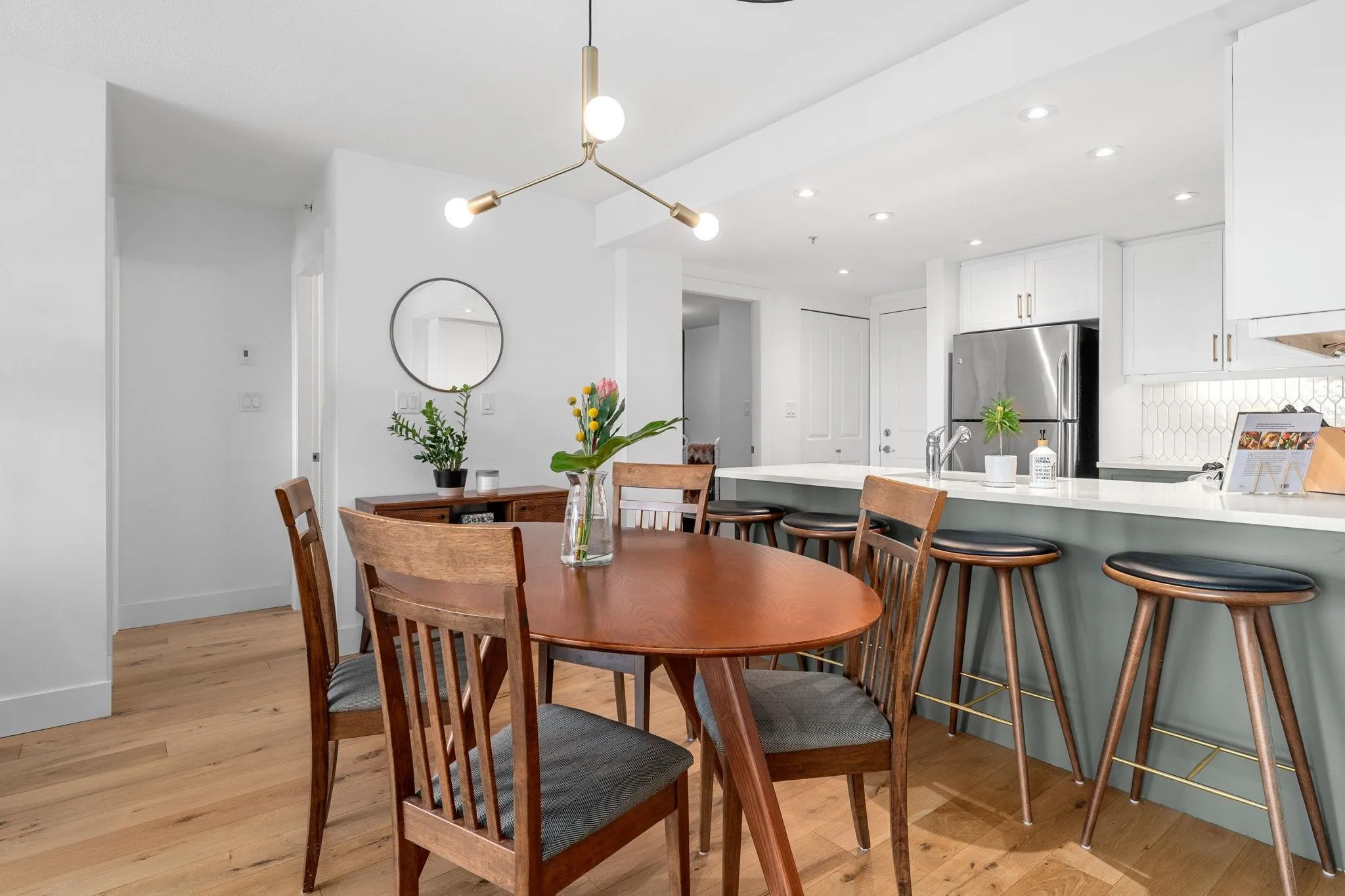 404 3811 Hastings Street